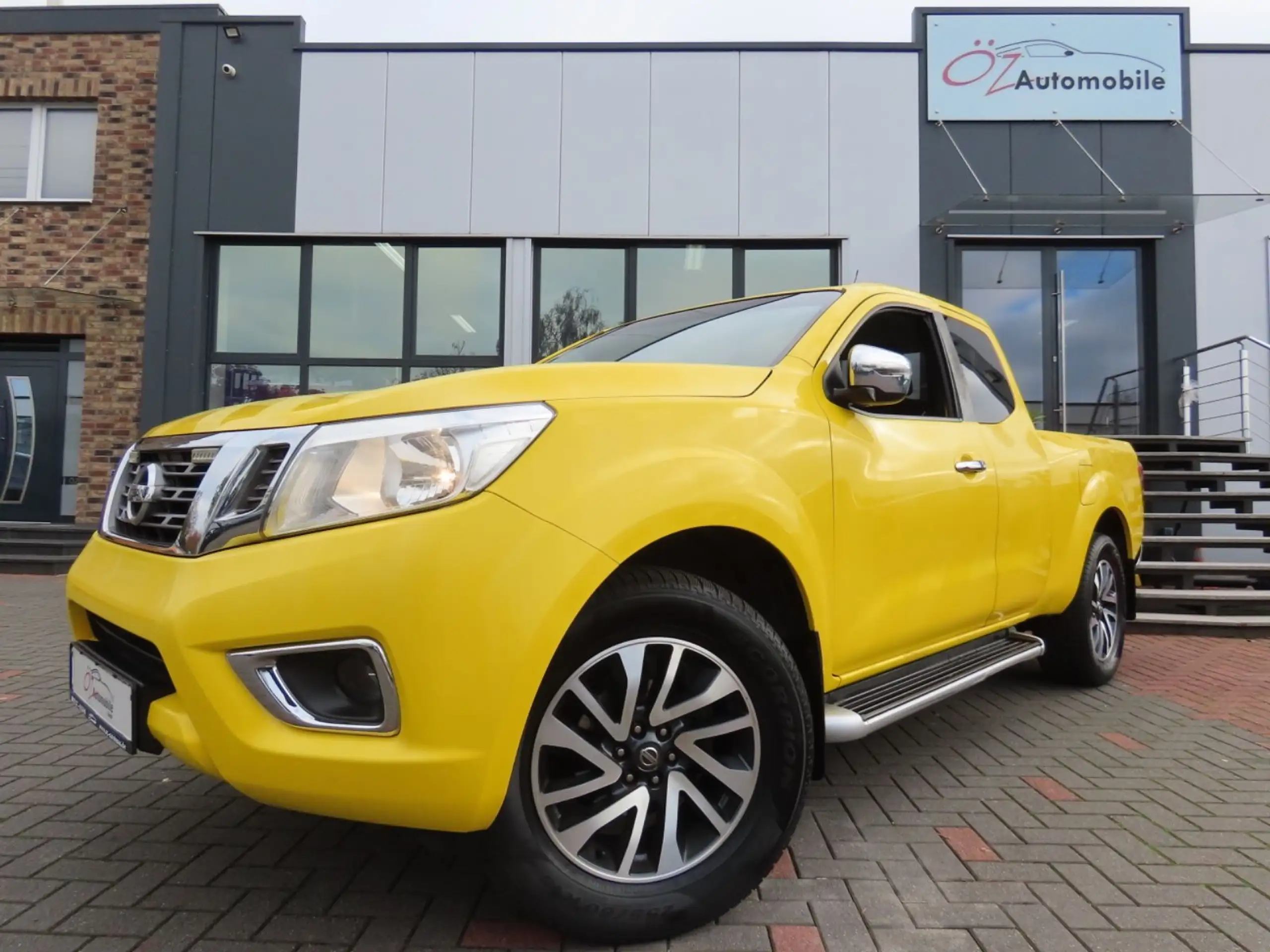 Nissan - Navara