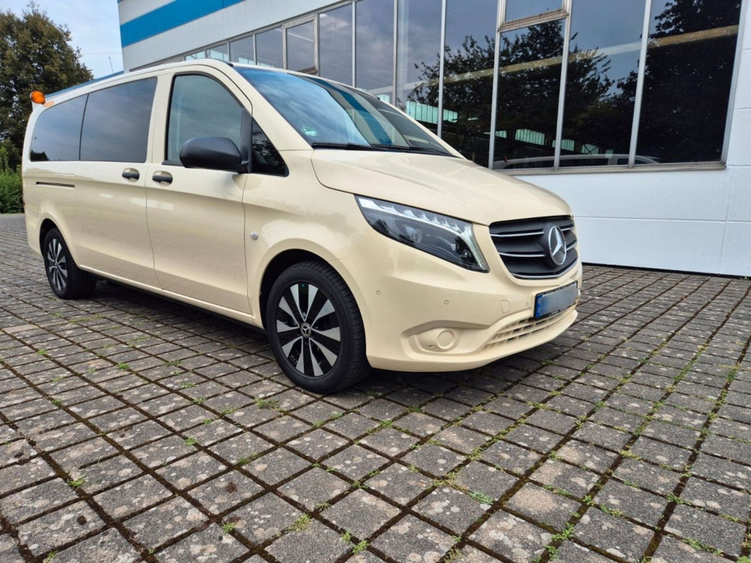 Mercedes-Benz - Vito