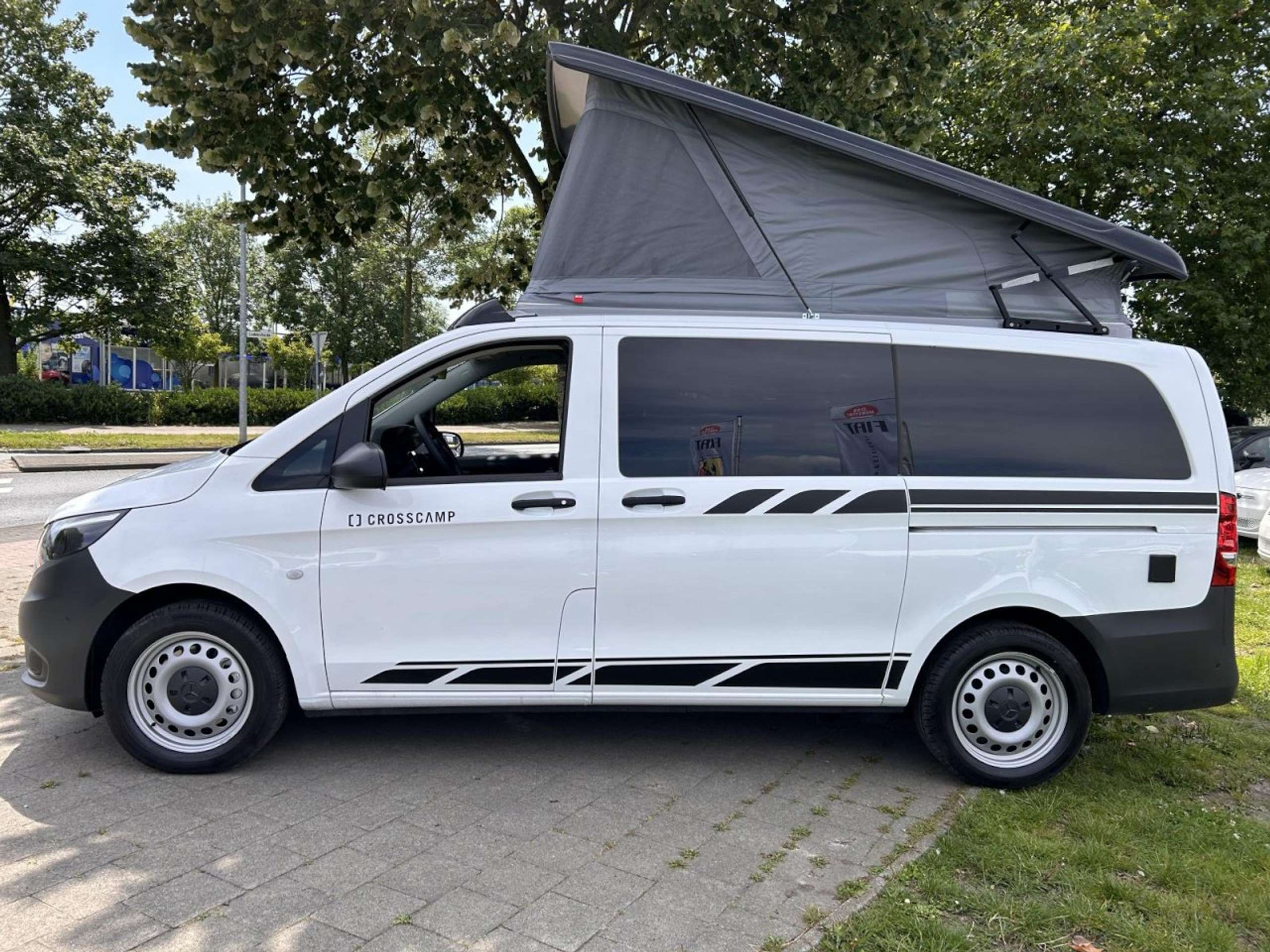 Mercedes-Benz - V 250