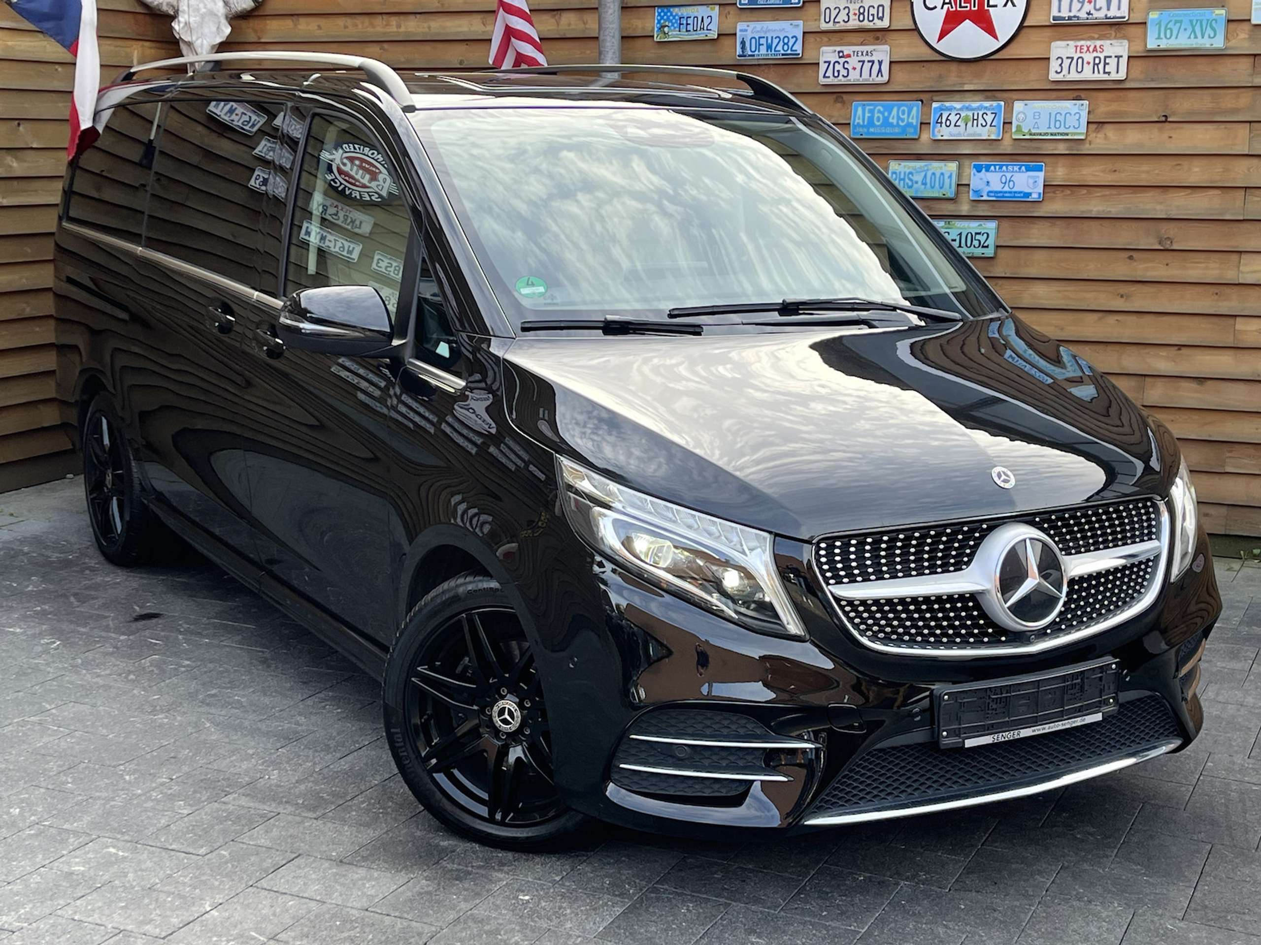 Mercedes-Benz - V