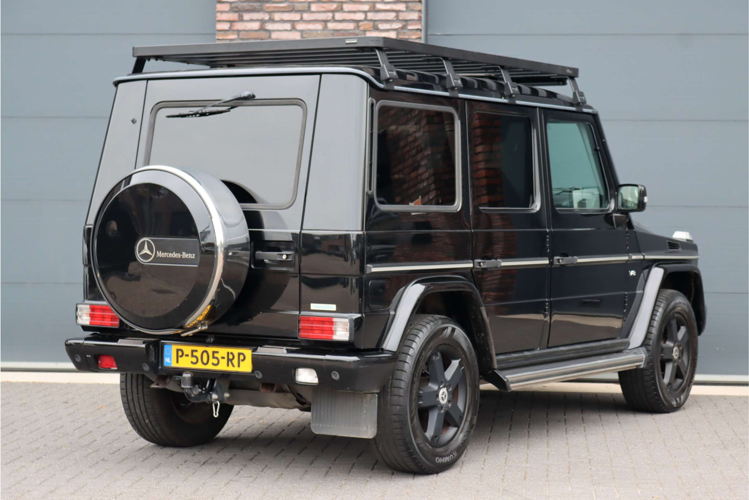 Mercedes-Benz - G 500