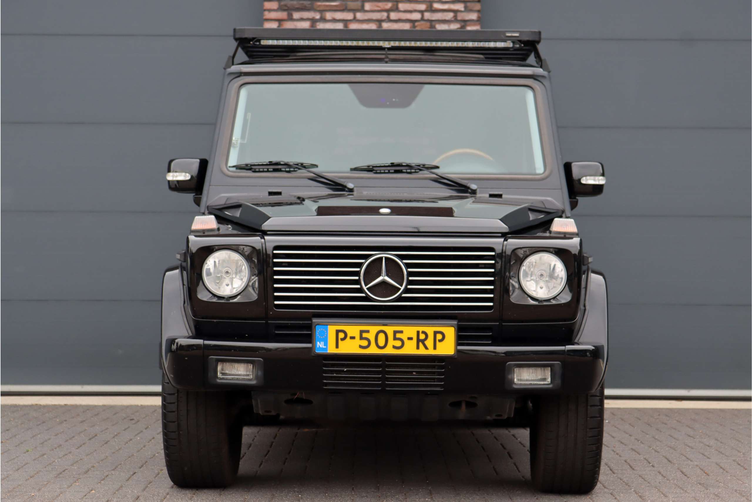 Mercedes-Benz - G 500