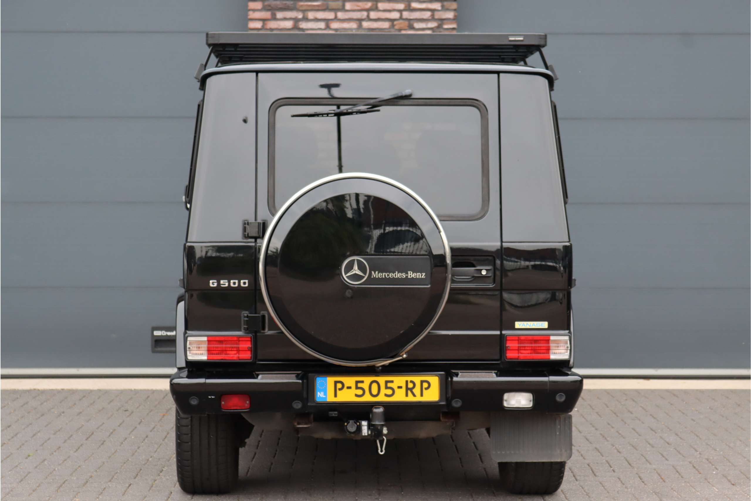 Mercedes-Benz - G 500