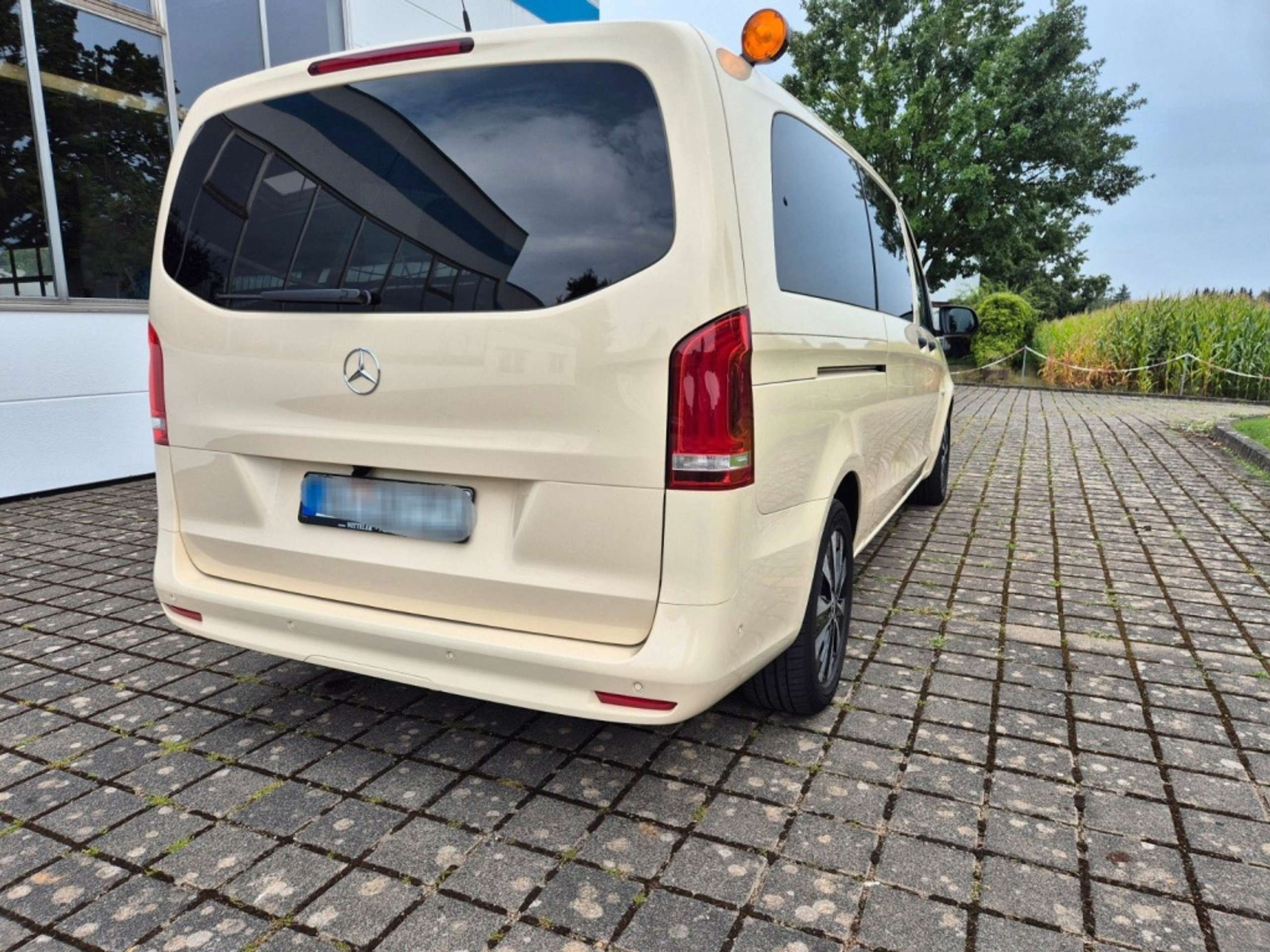 Mercedes-Benz - Vito