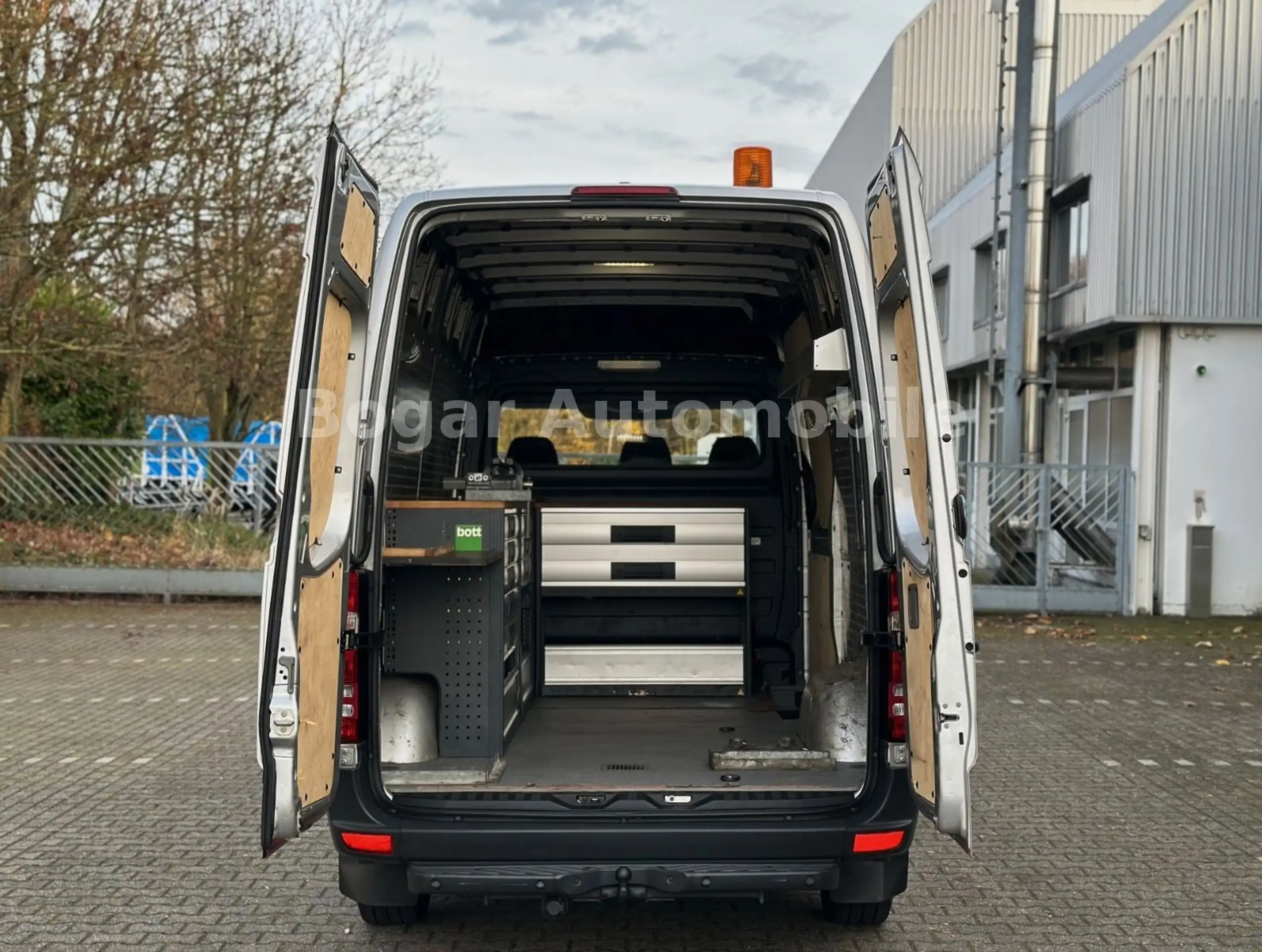 Mercedes-Benz - Sprinter