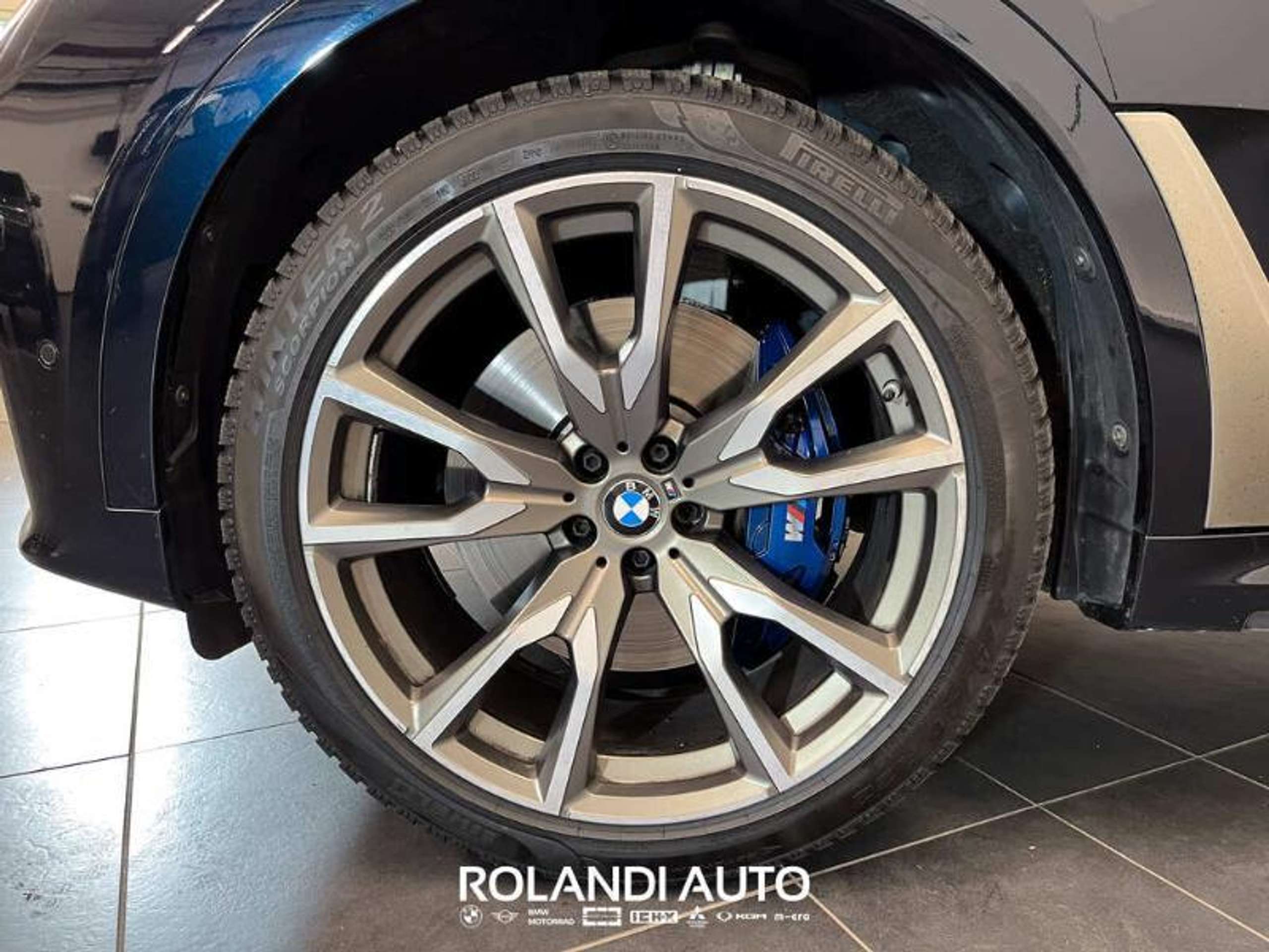 BMW - X7 M