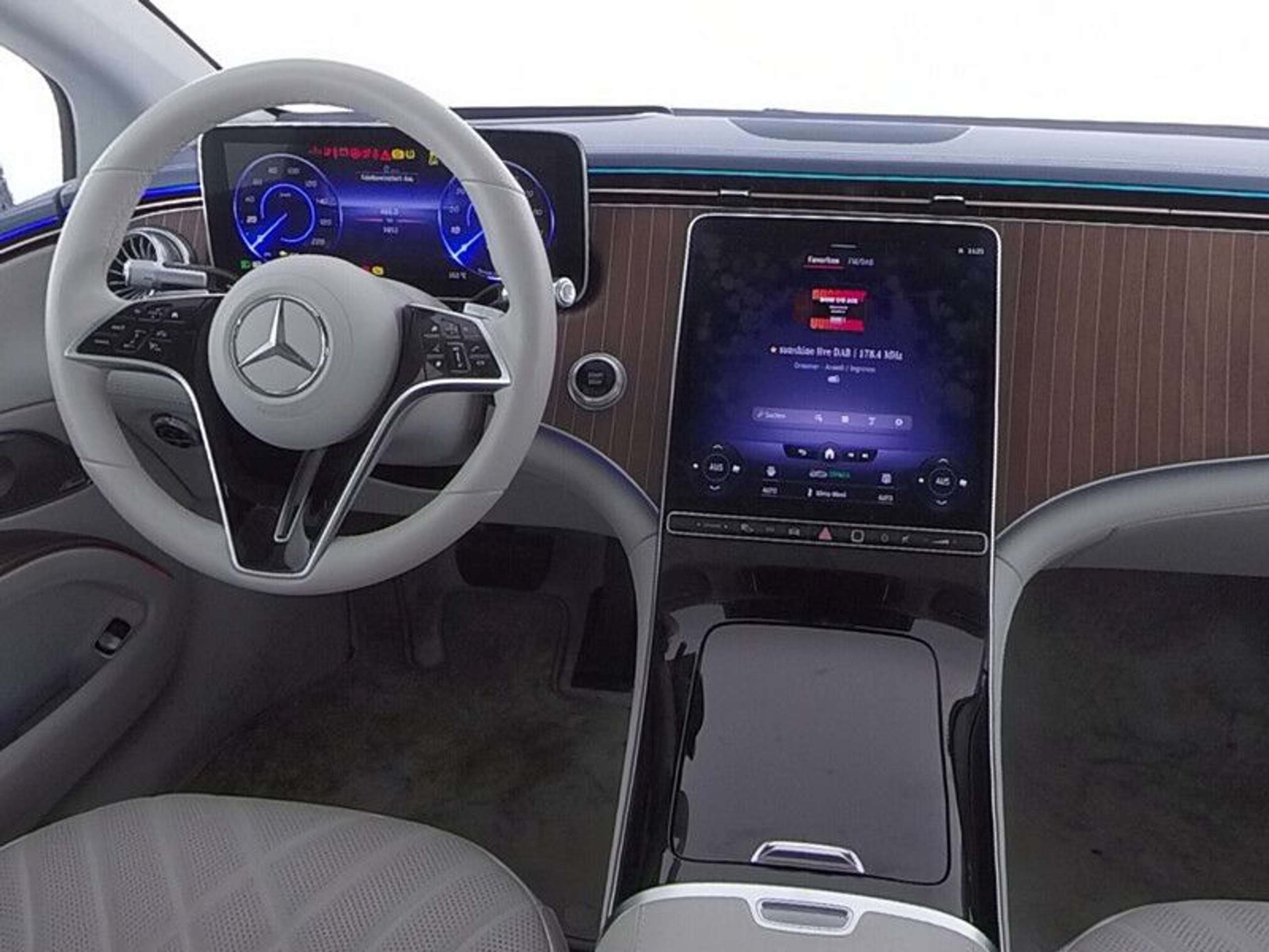 Mercedes-Benz - EQS