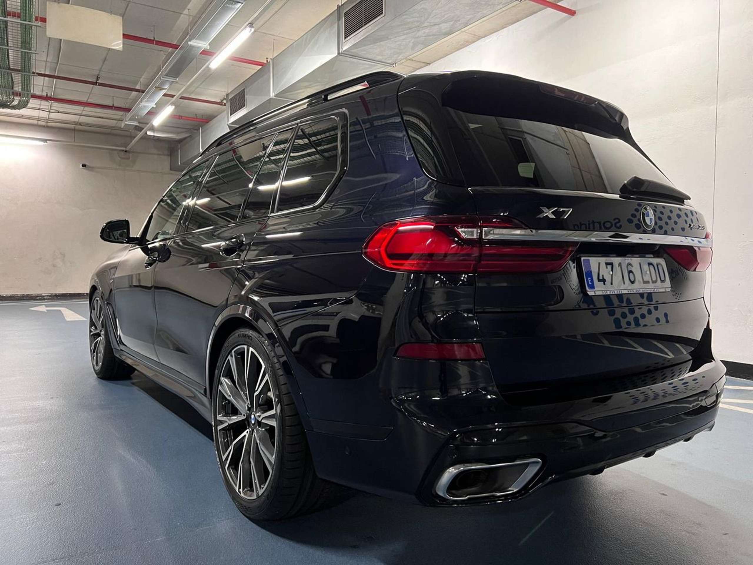 BMW - X7