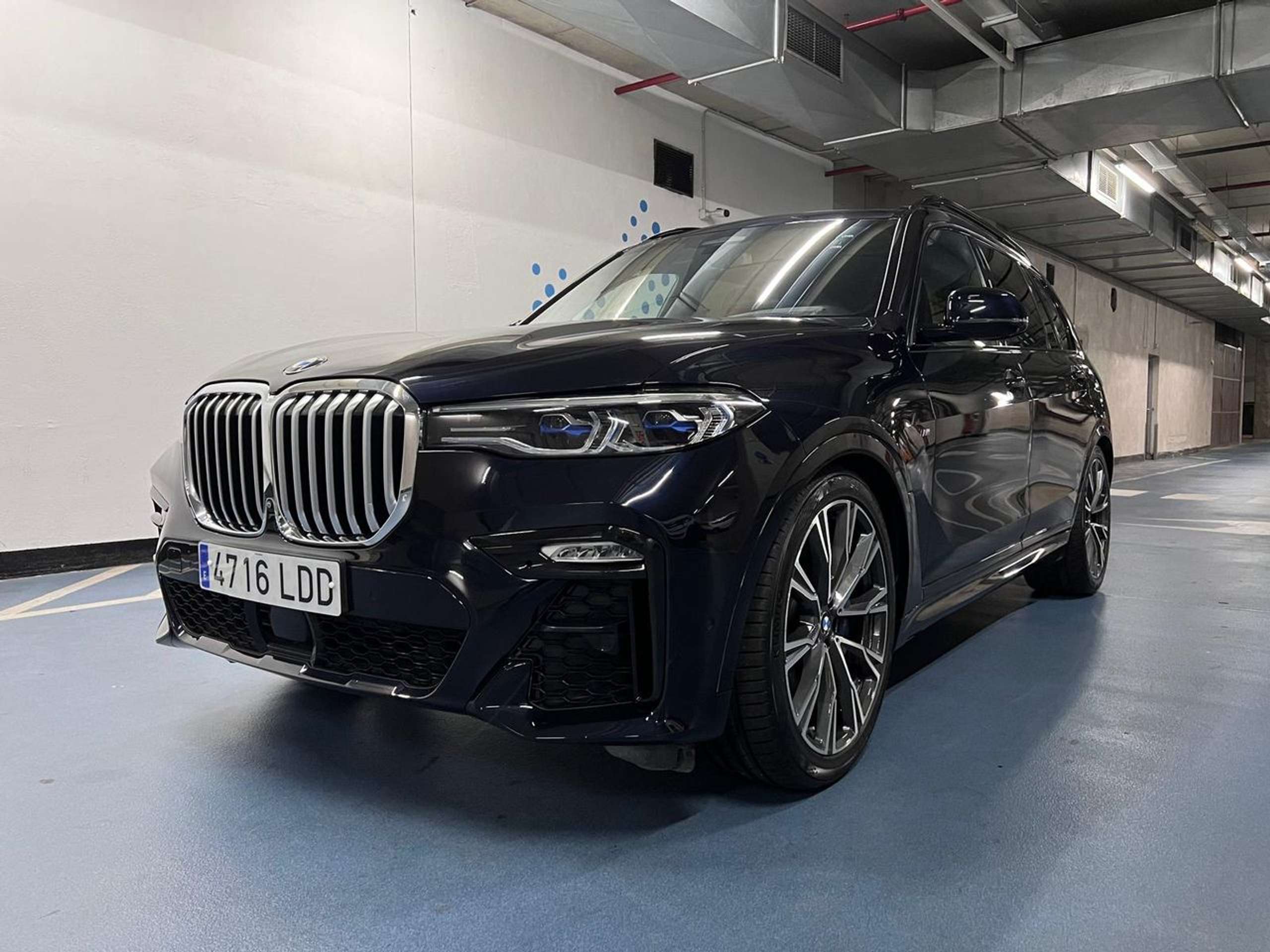 BMW - X7