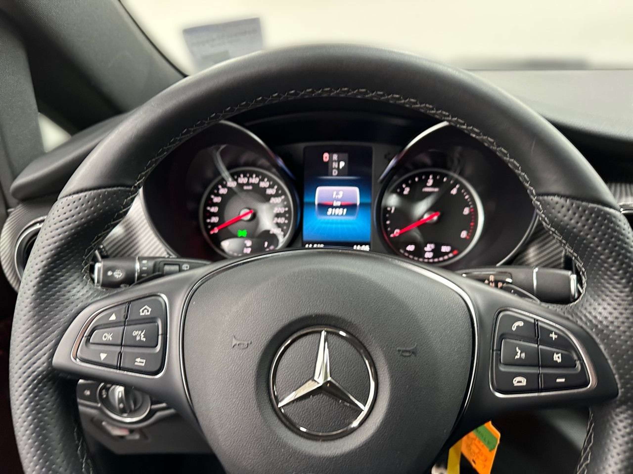 Mercedes-Benz - V 300