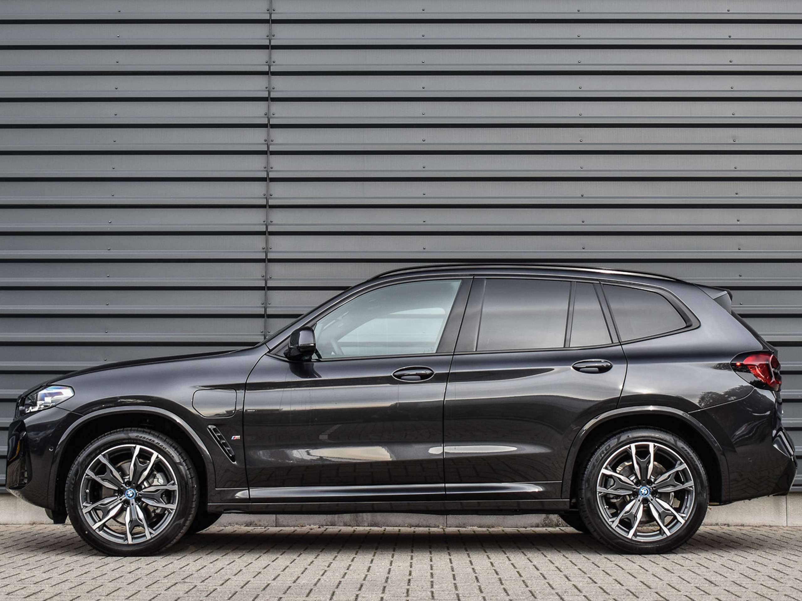 BMW - X3