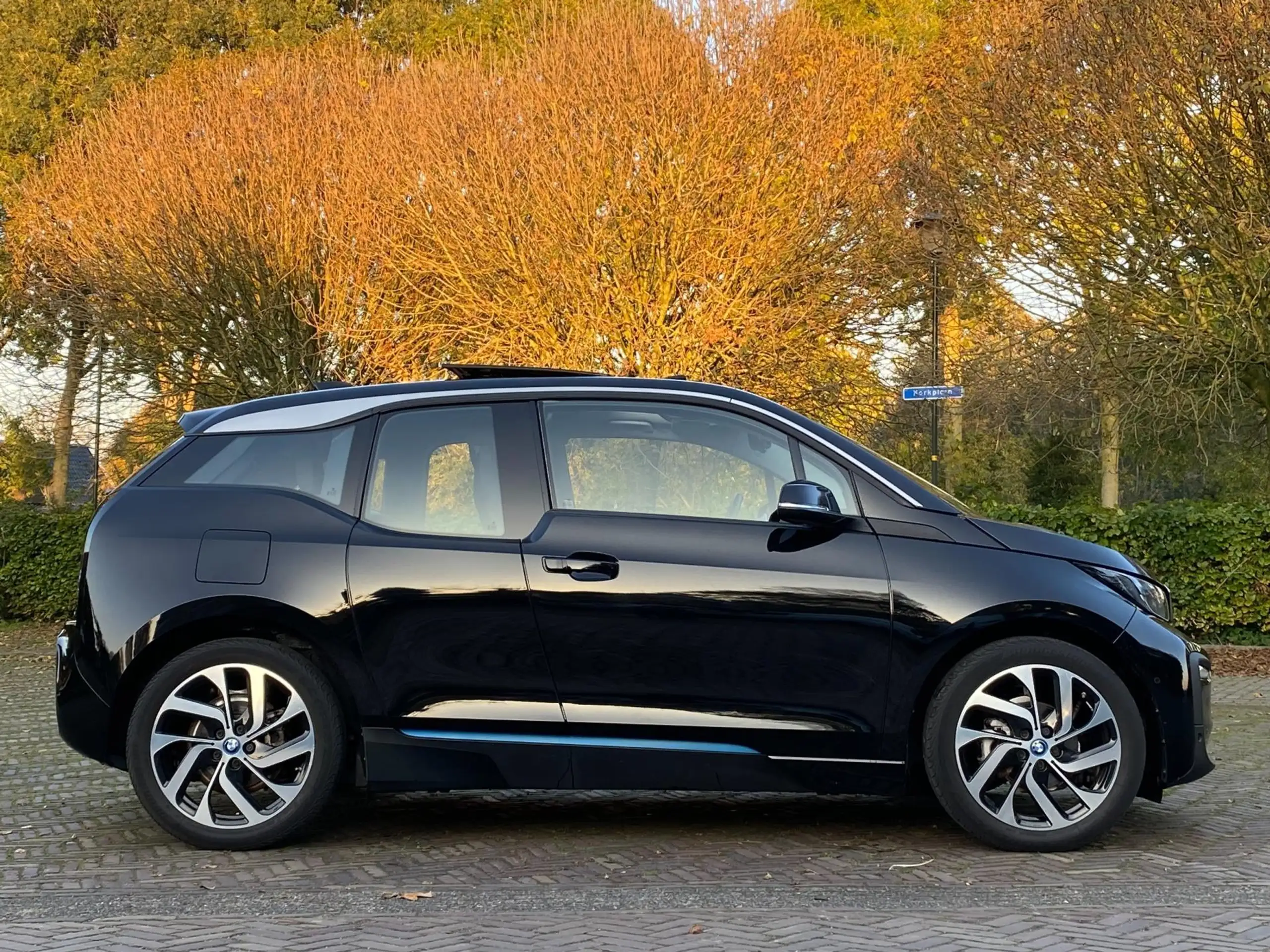 BMW - i3