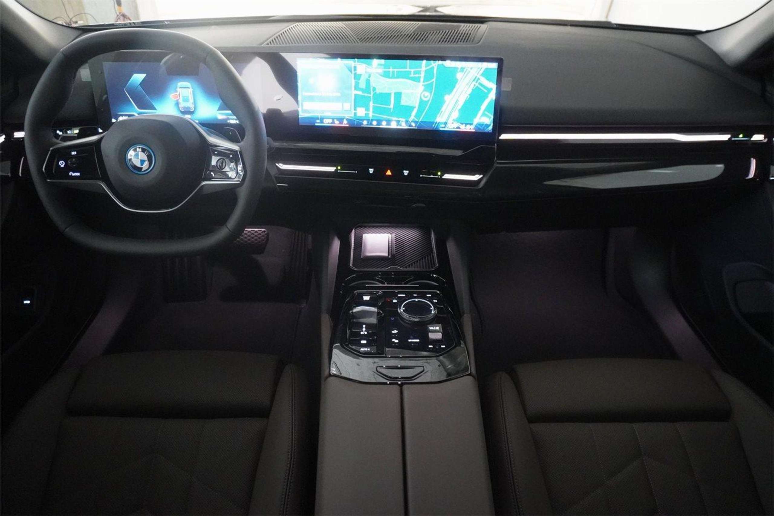 BMW - 530