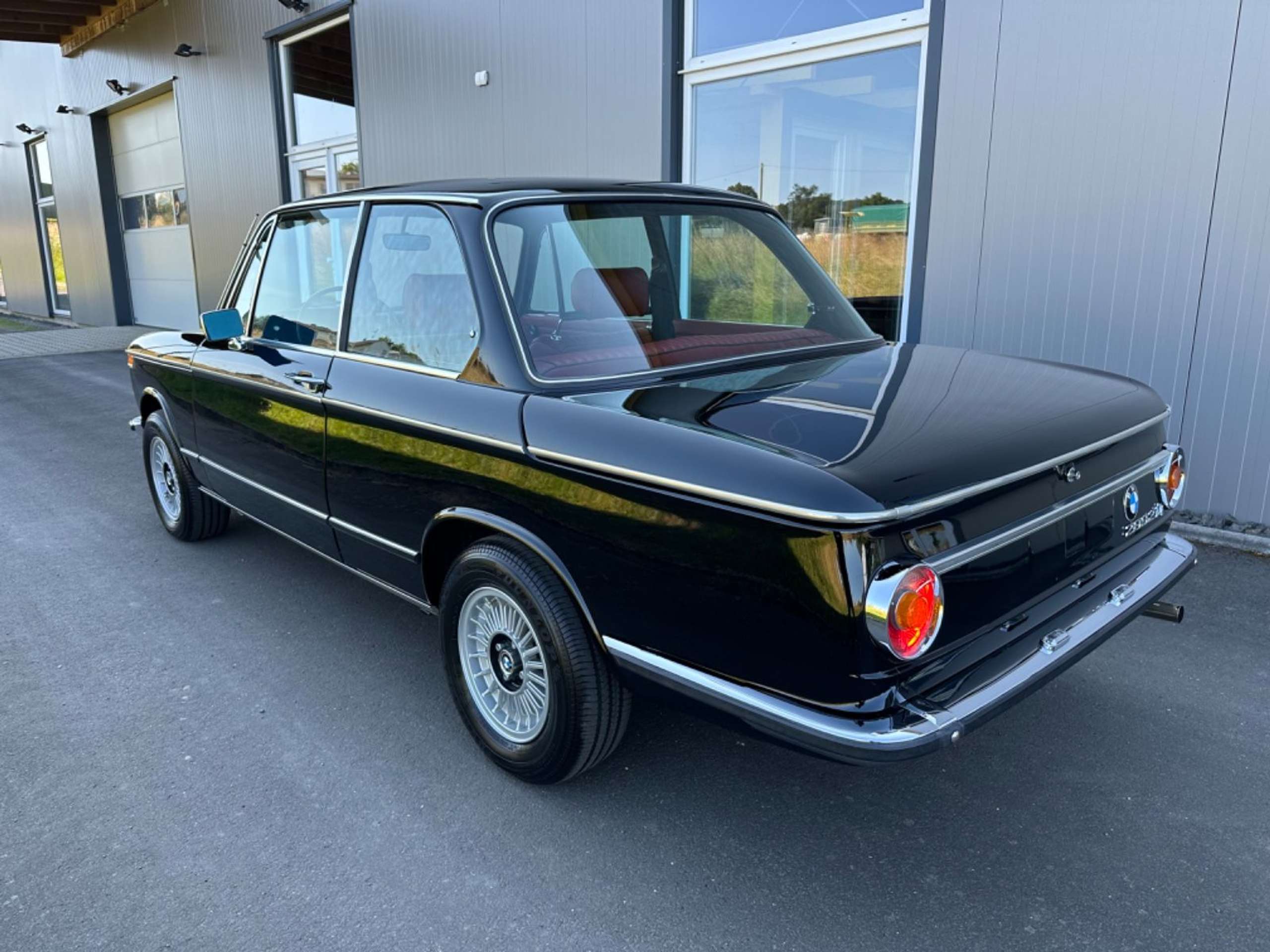 BMW - 2002