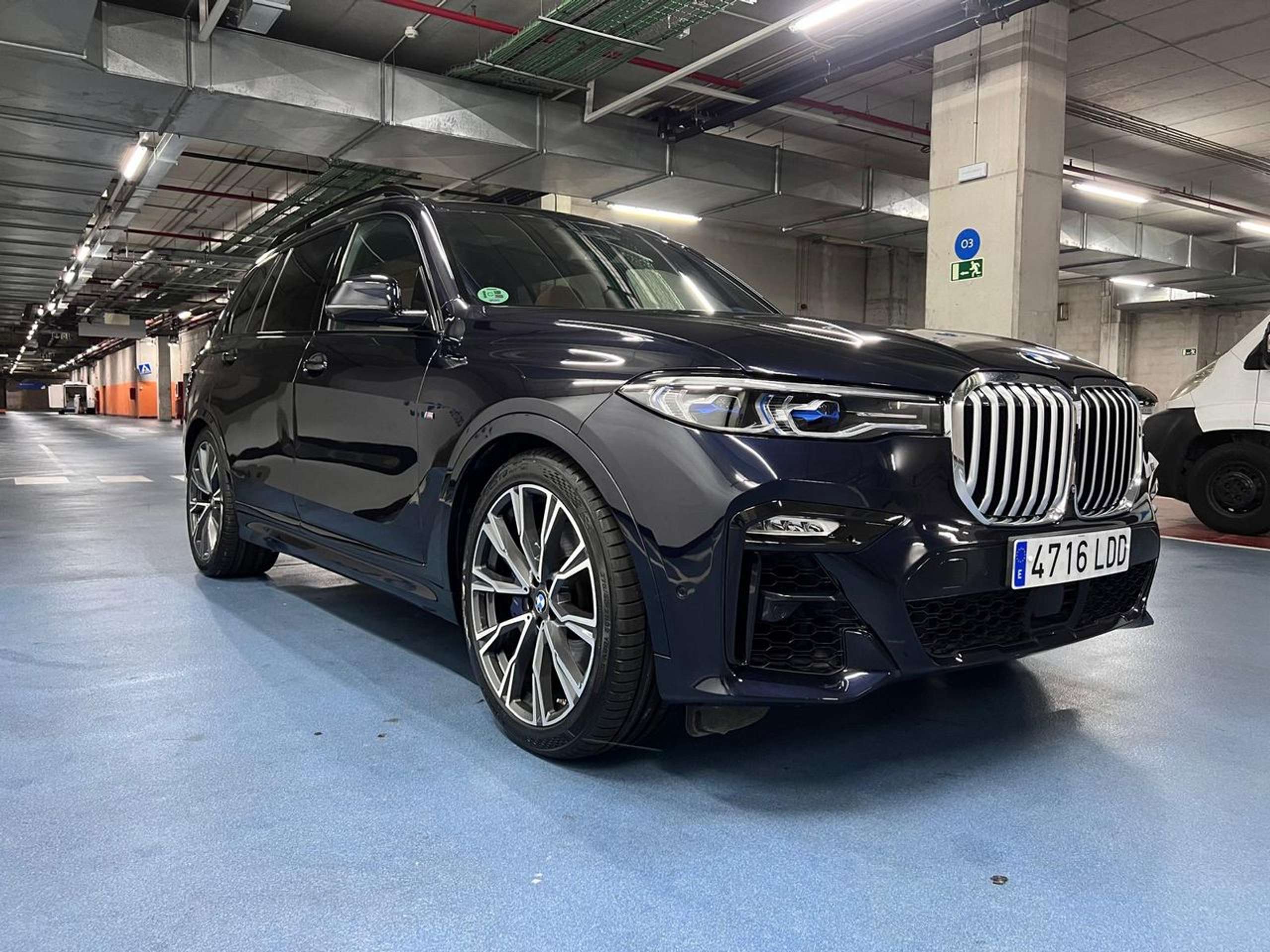 BMW - X7