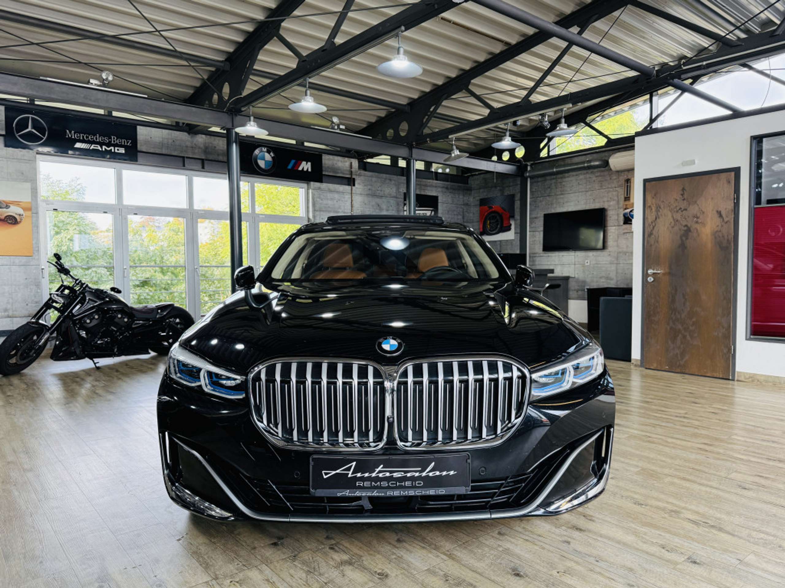 BMW - 740