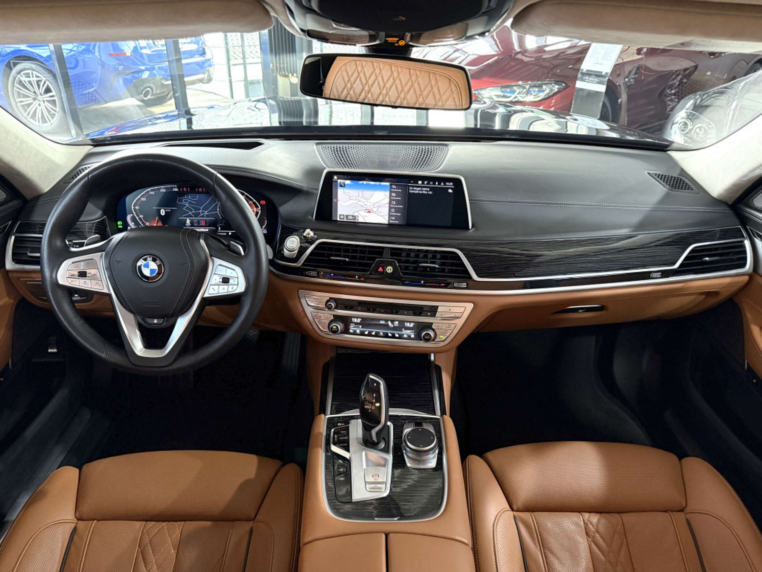 BMW - 740