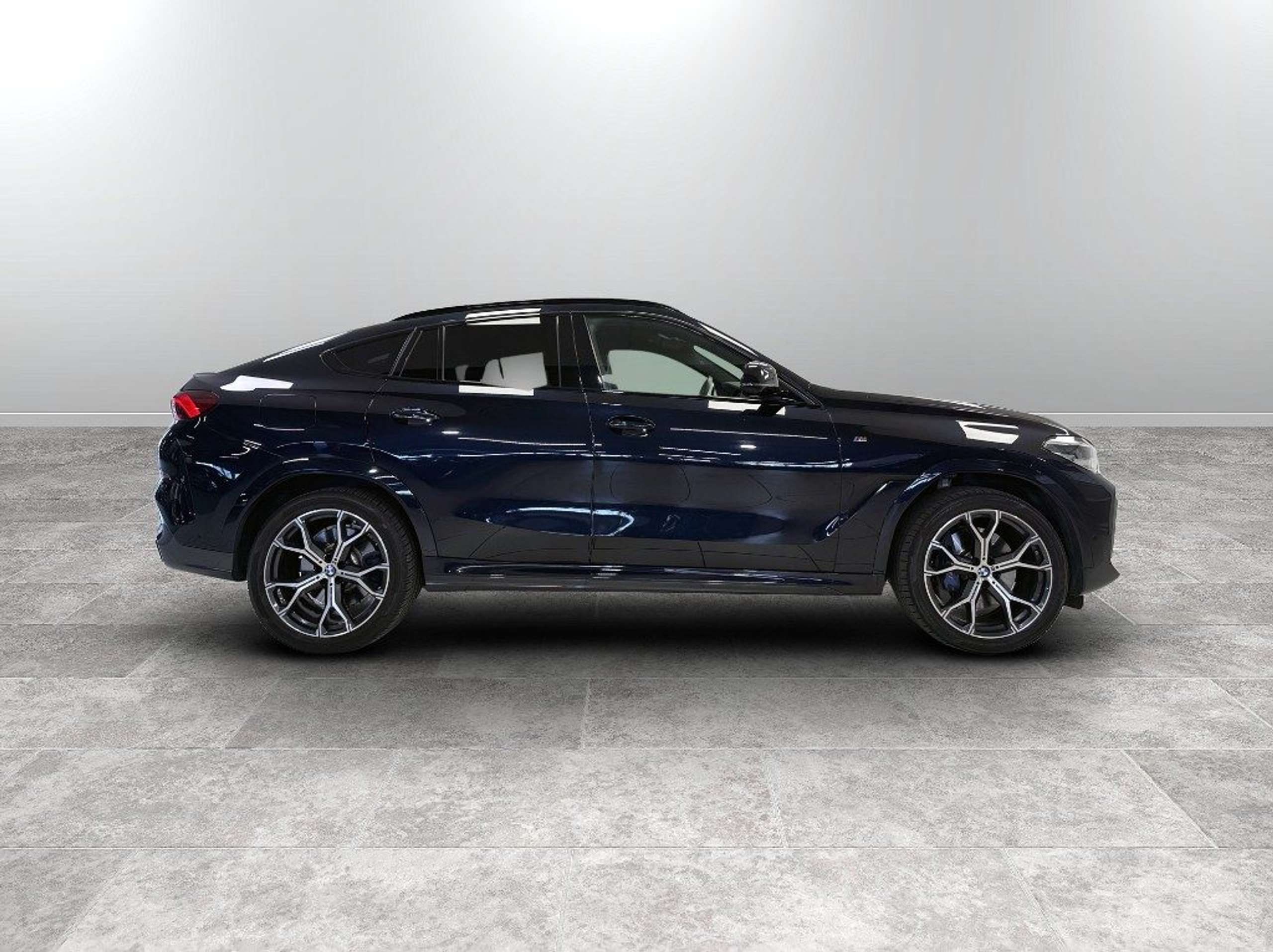 BMW - X6