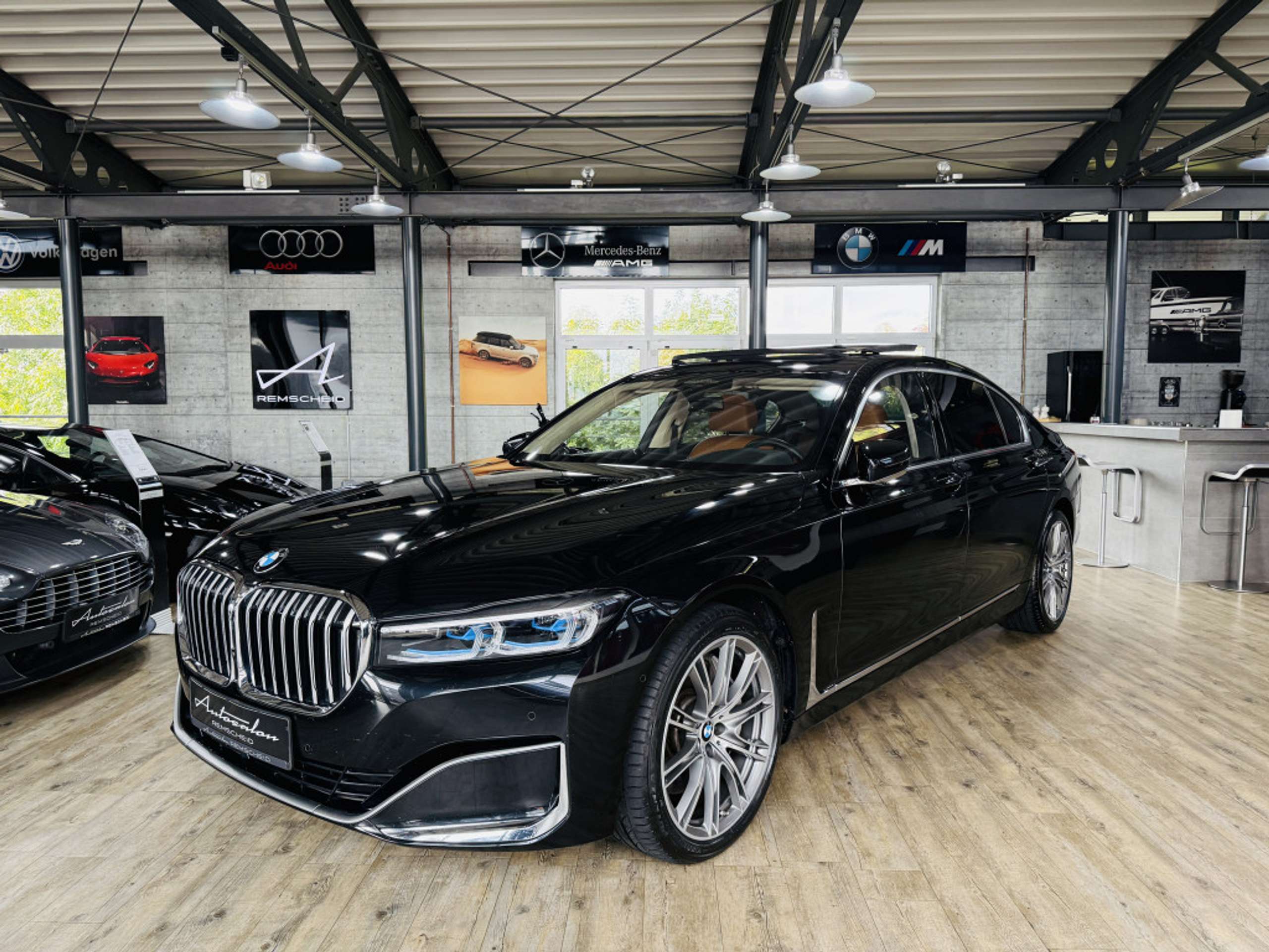 BMW - 740