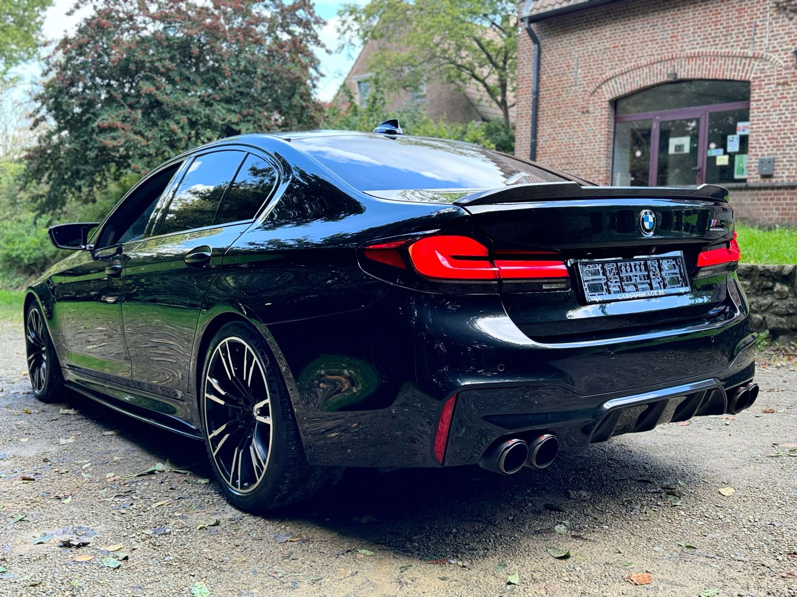 BMW - M5