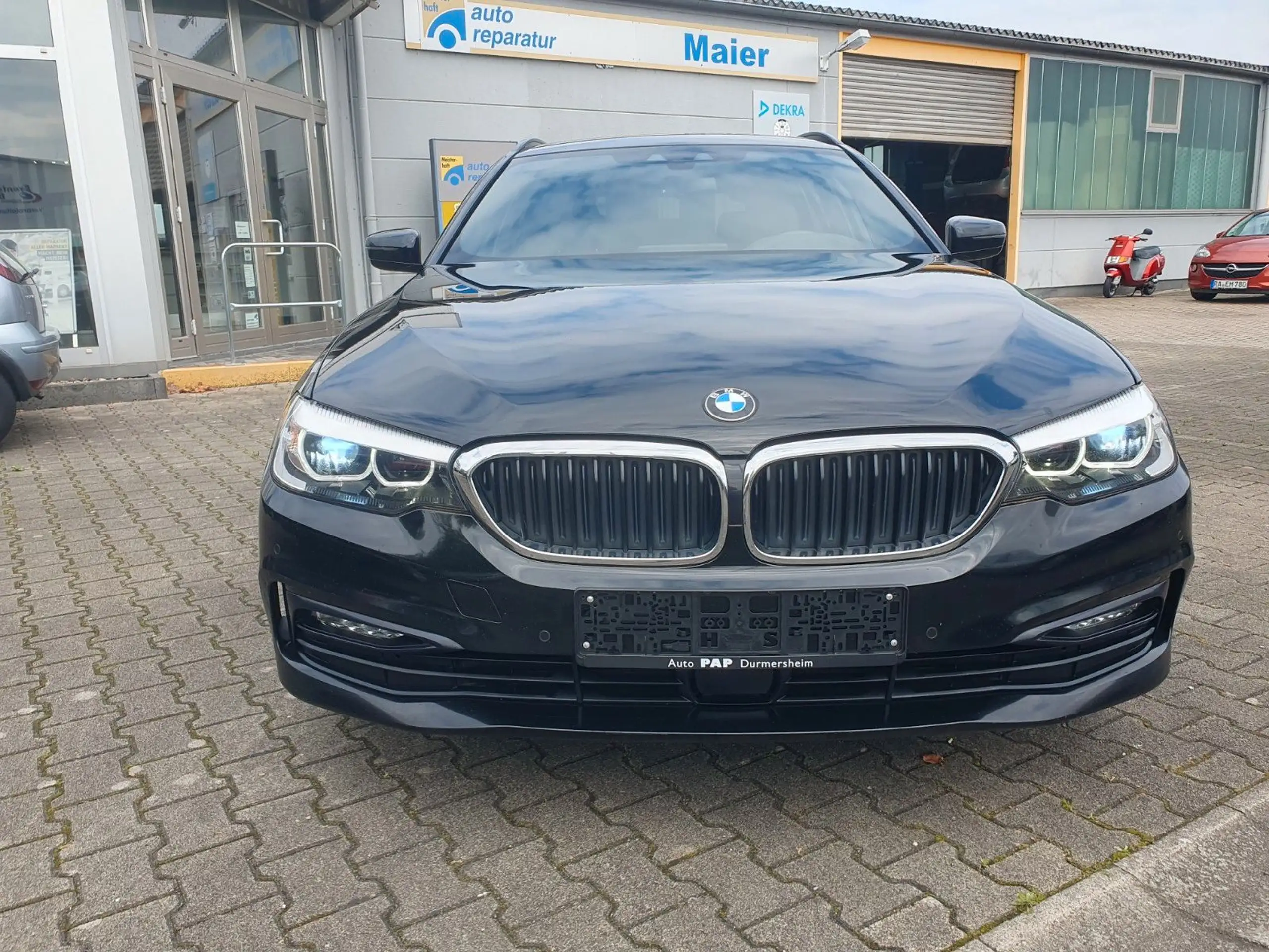 BMW - 525