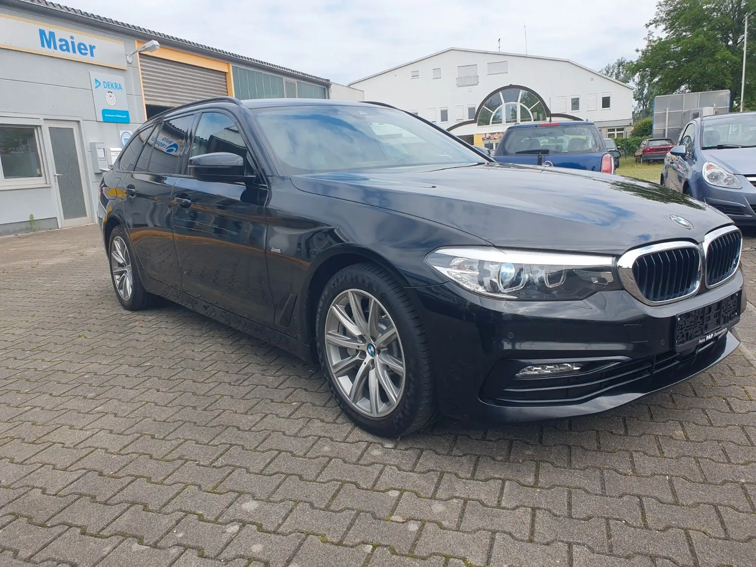 BMW - 525