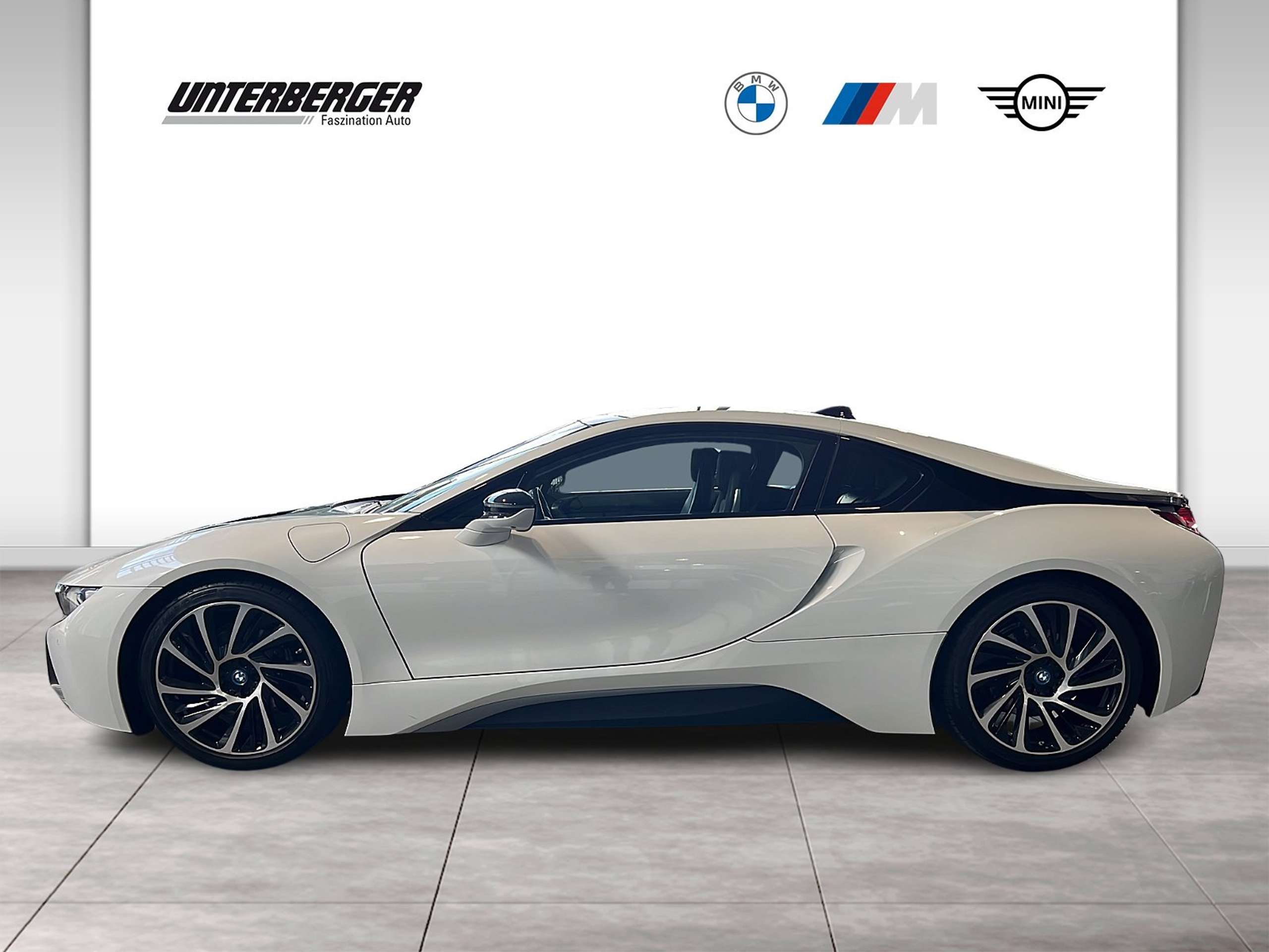 BMW - i8