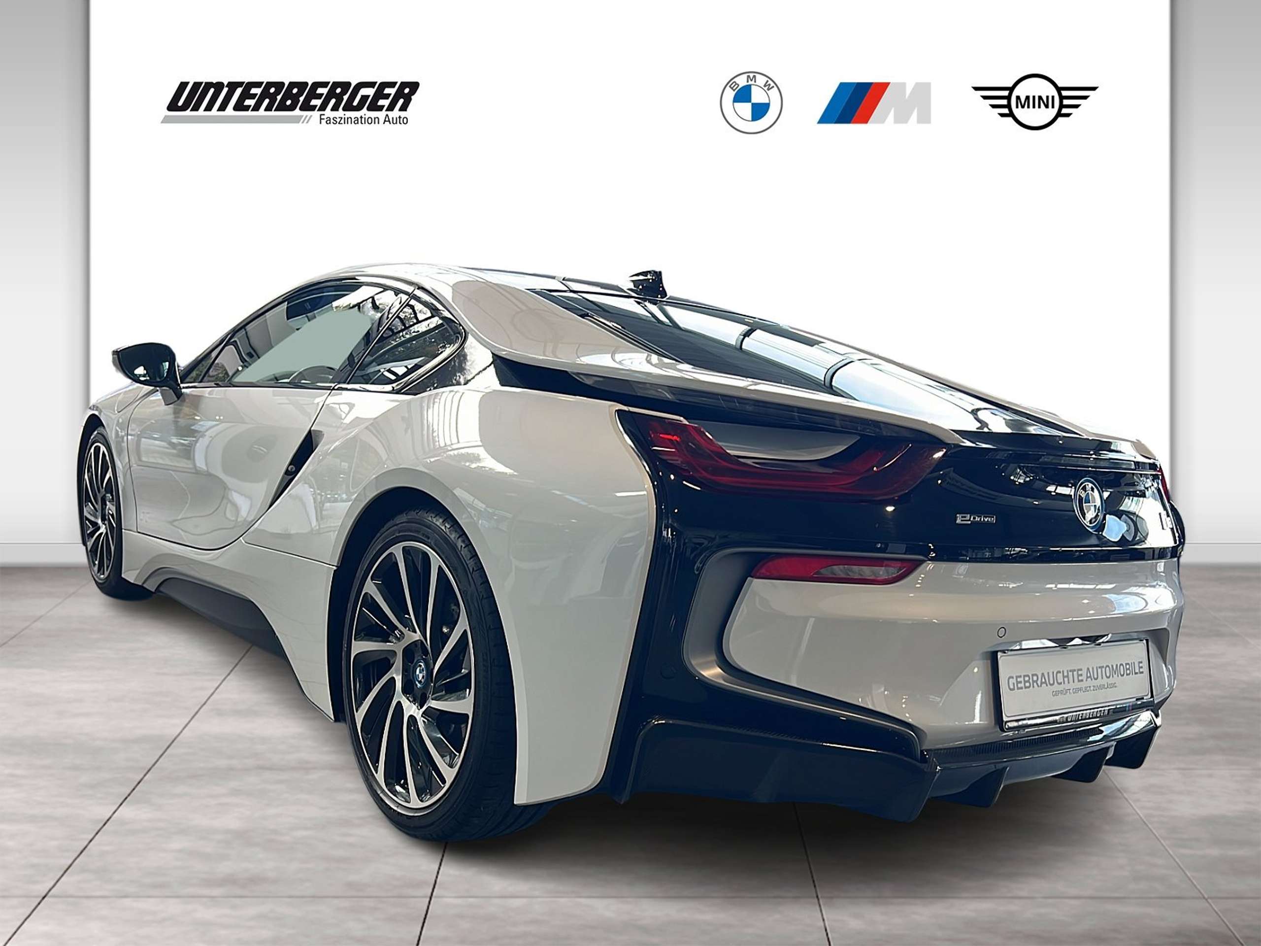 BMW - i8