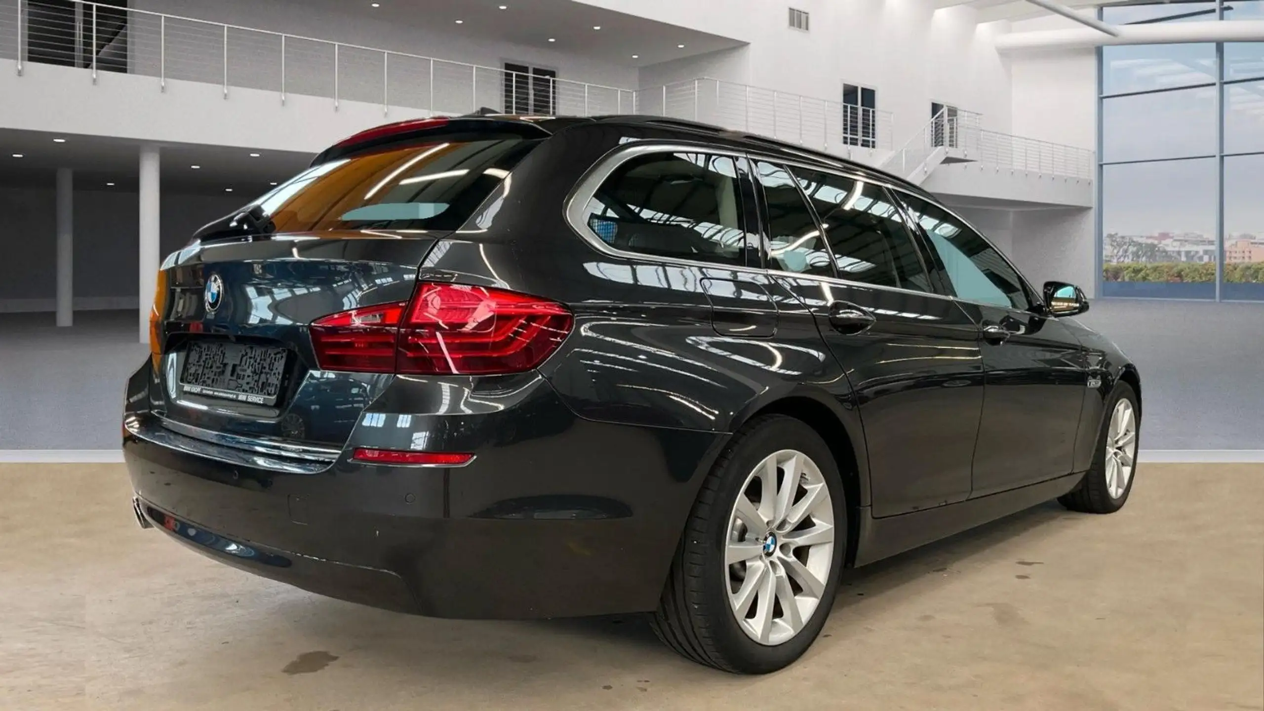 BMW - 528