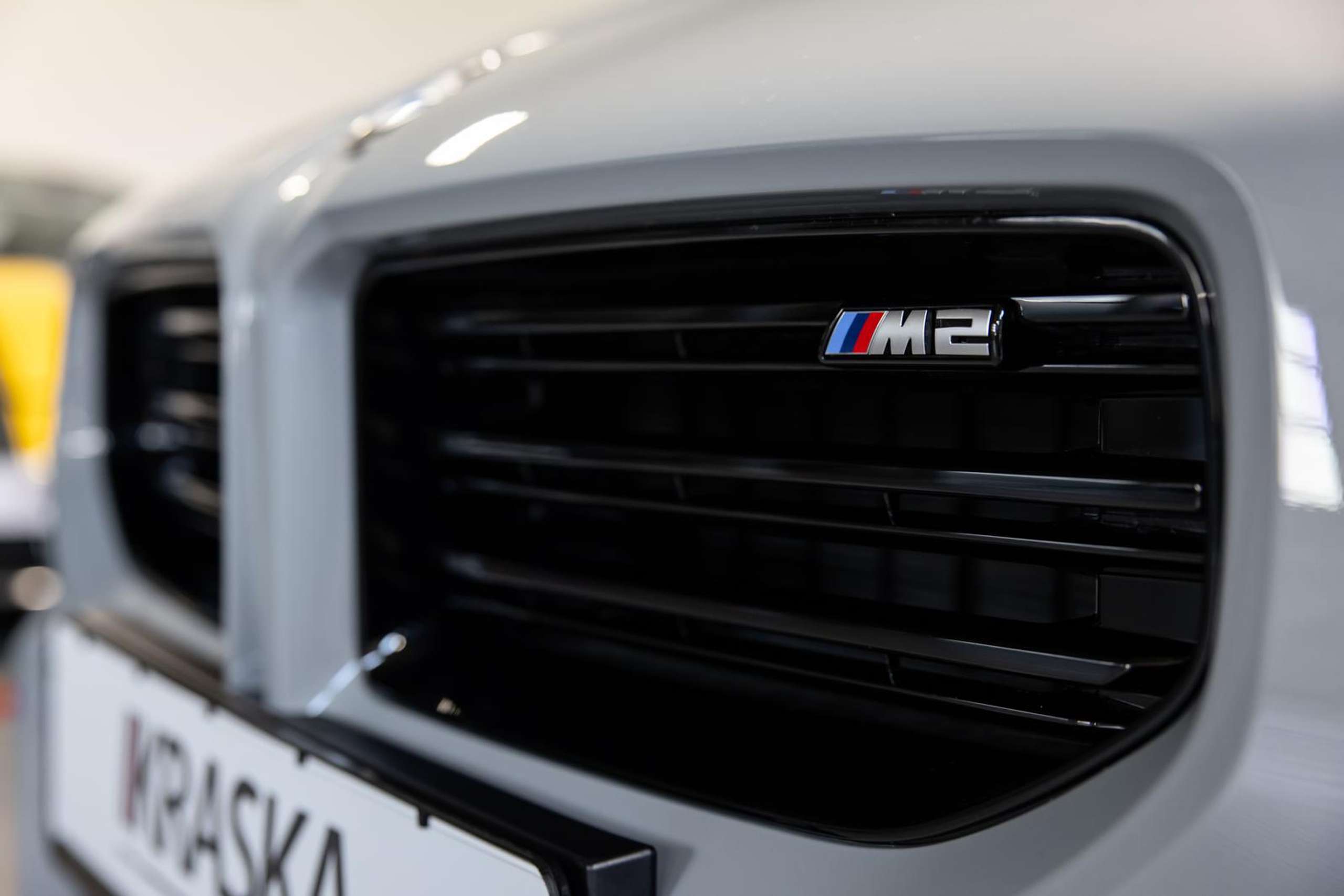 BMW - M2