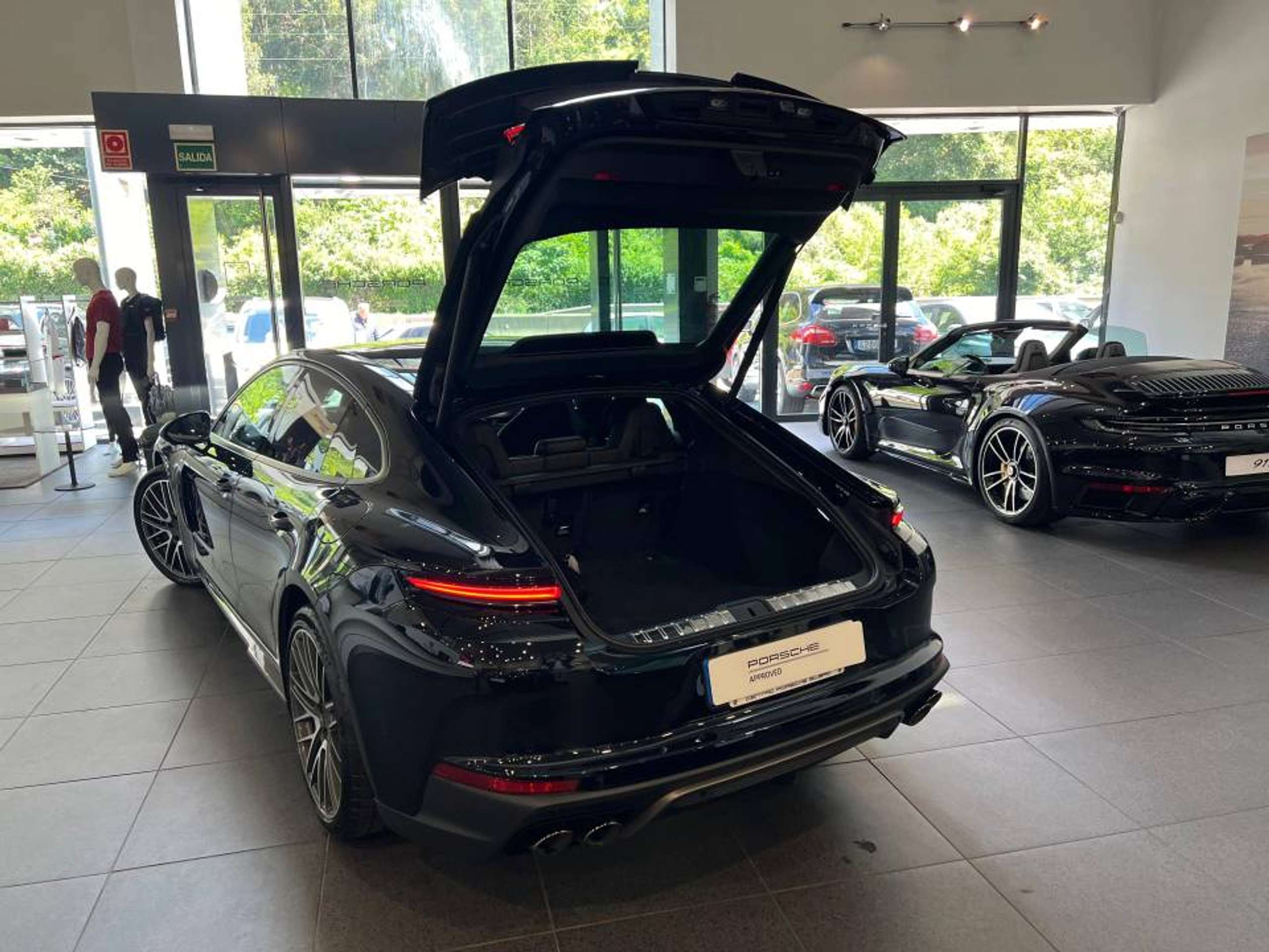 Porsche - Panamera