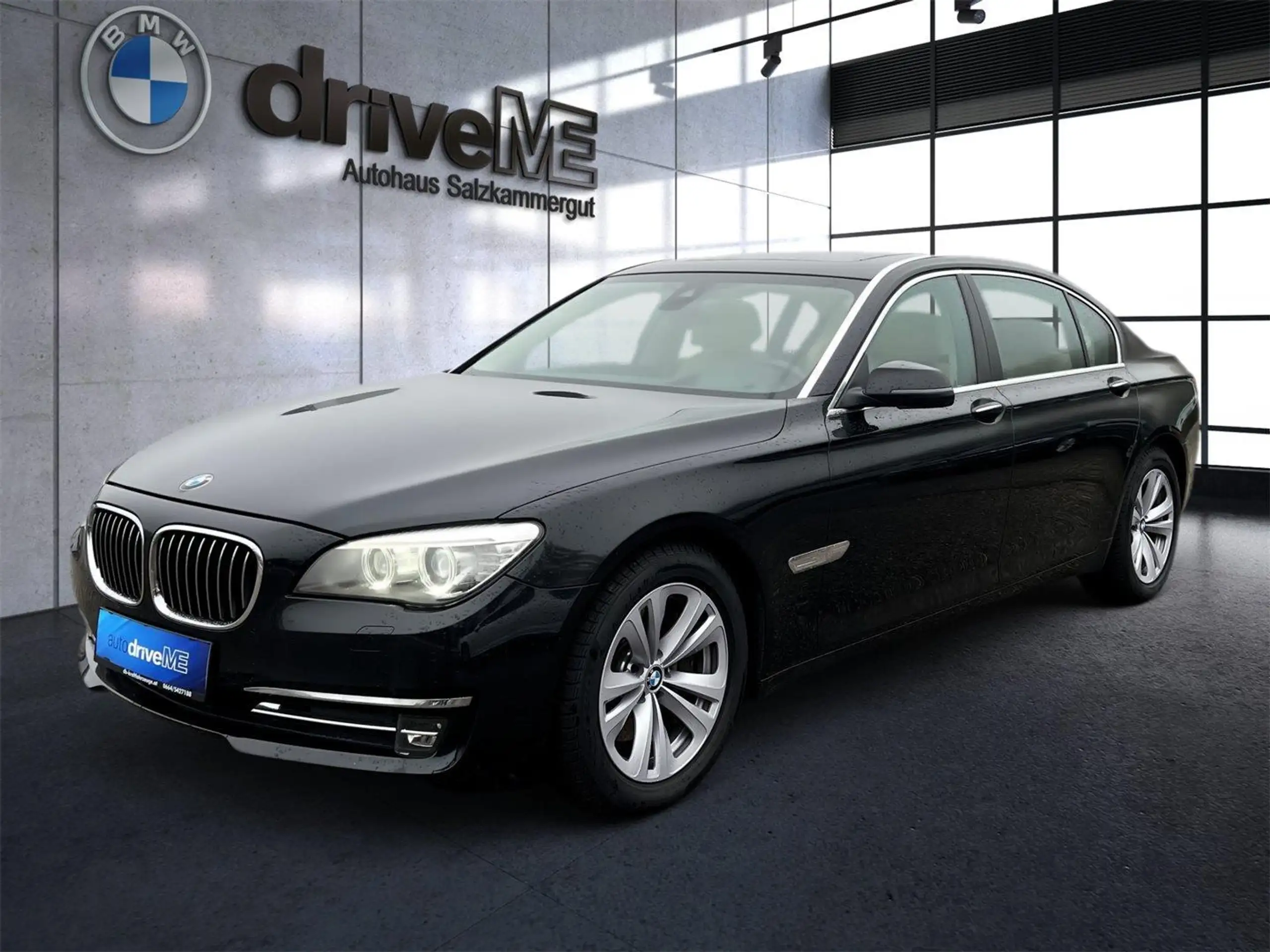 BMW - 730