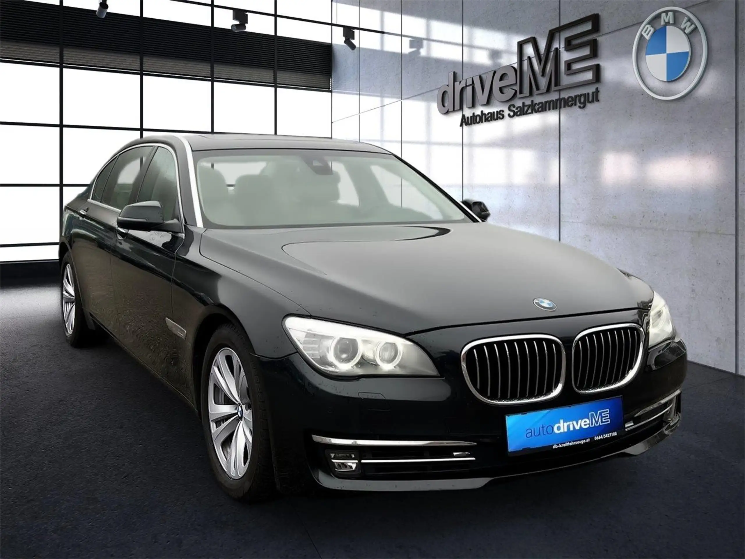 BMW - 730