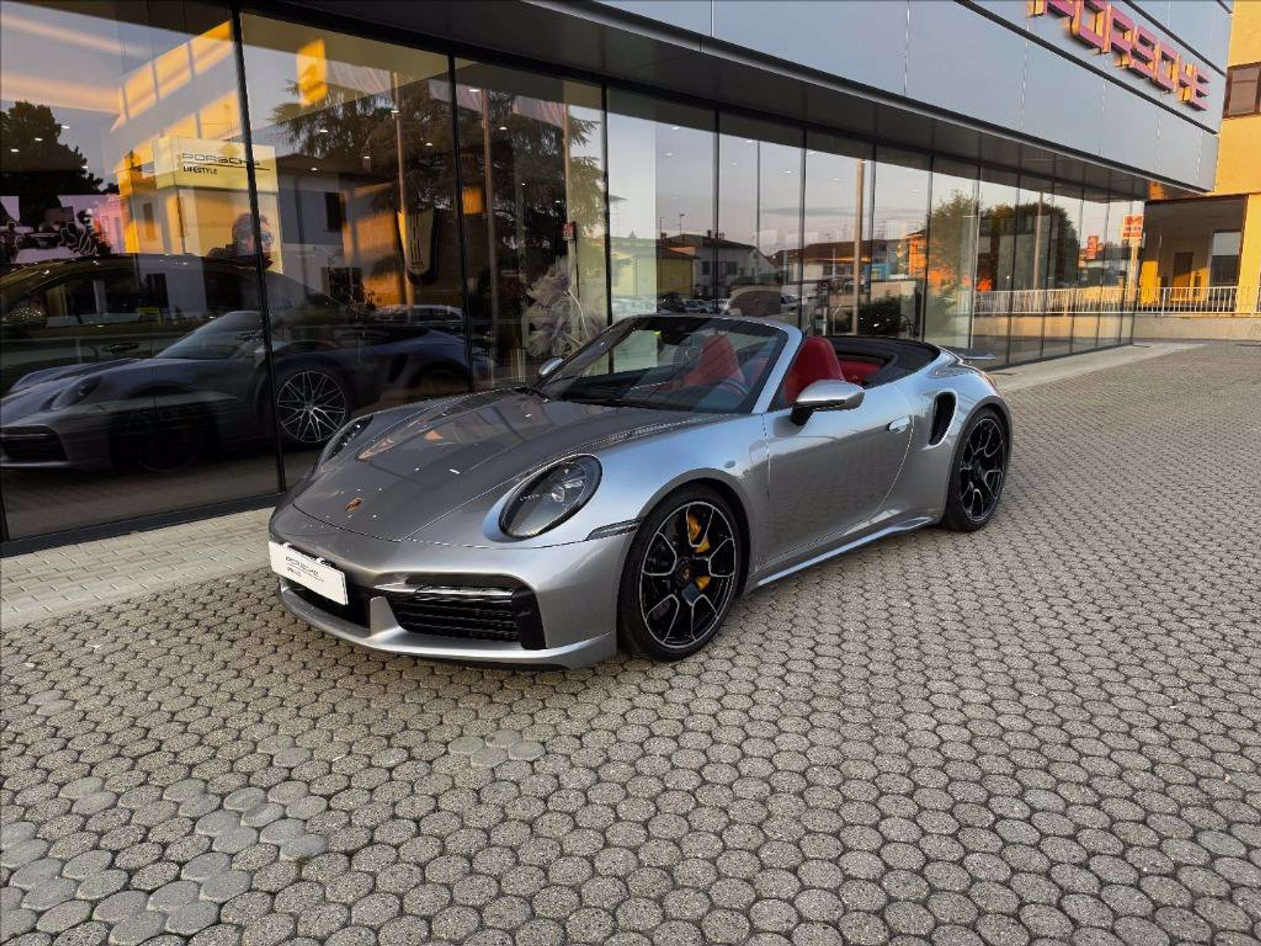 Porsche - 911