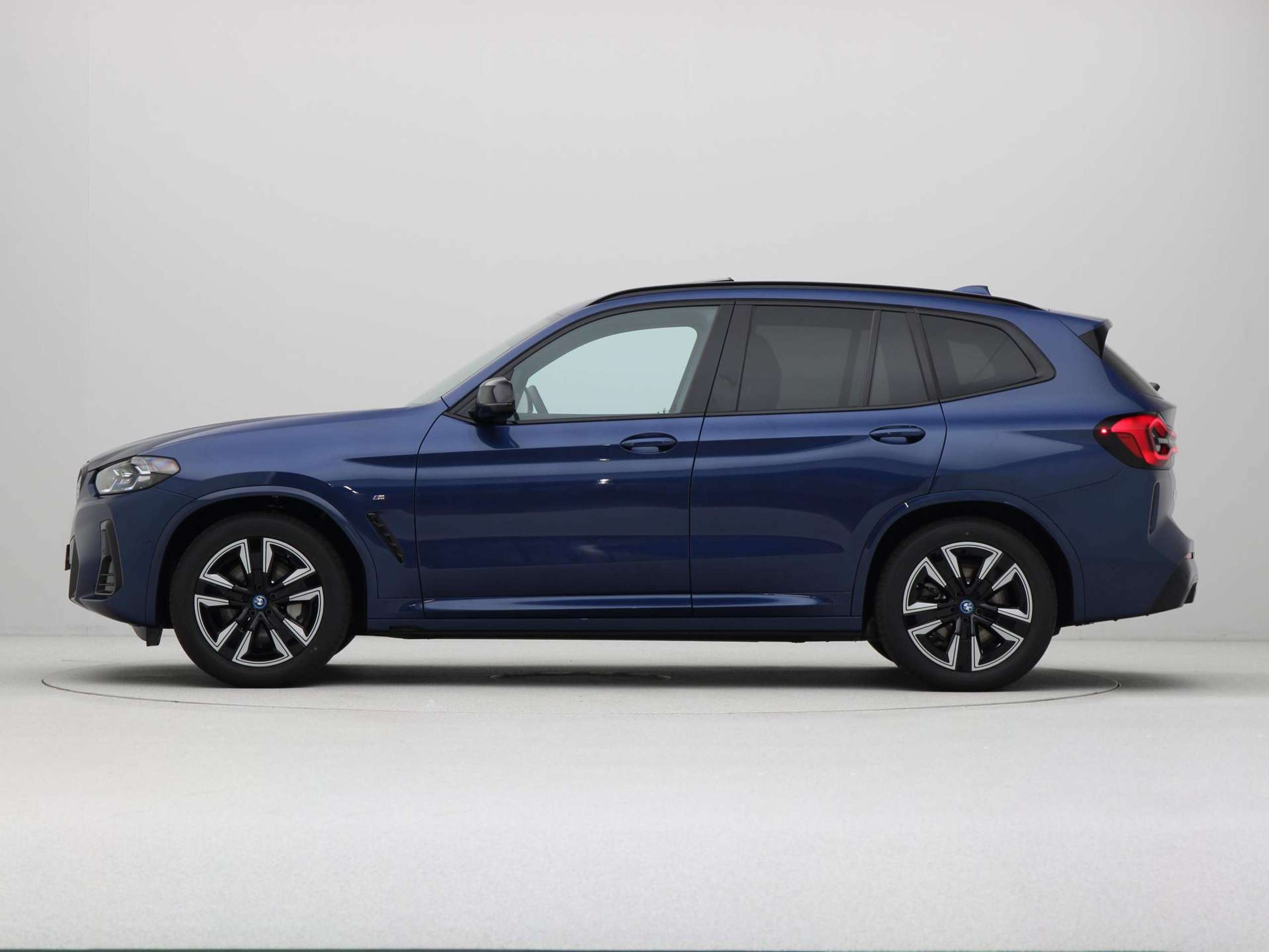 BMW - iX3