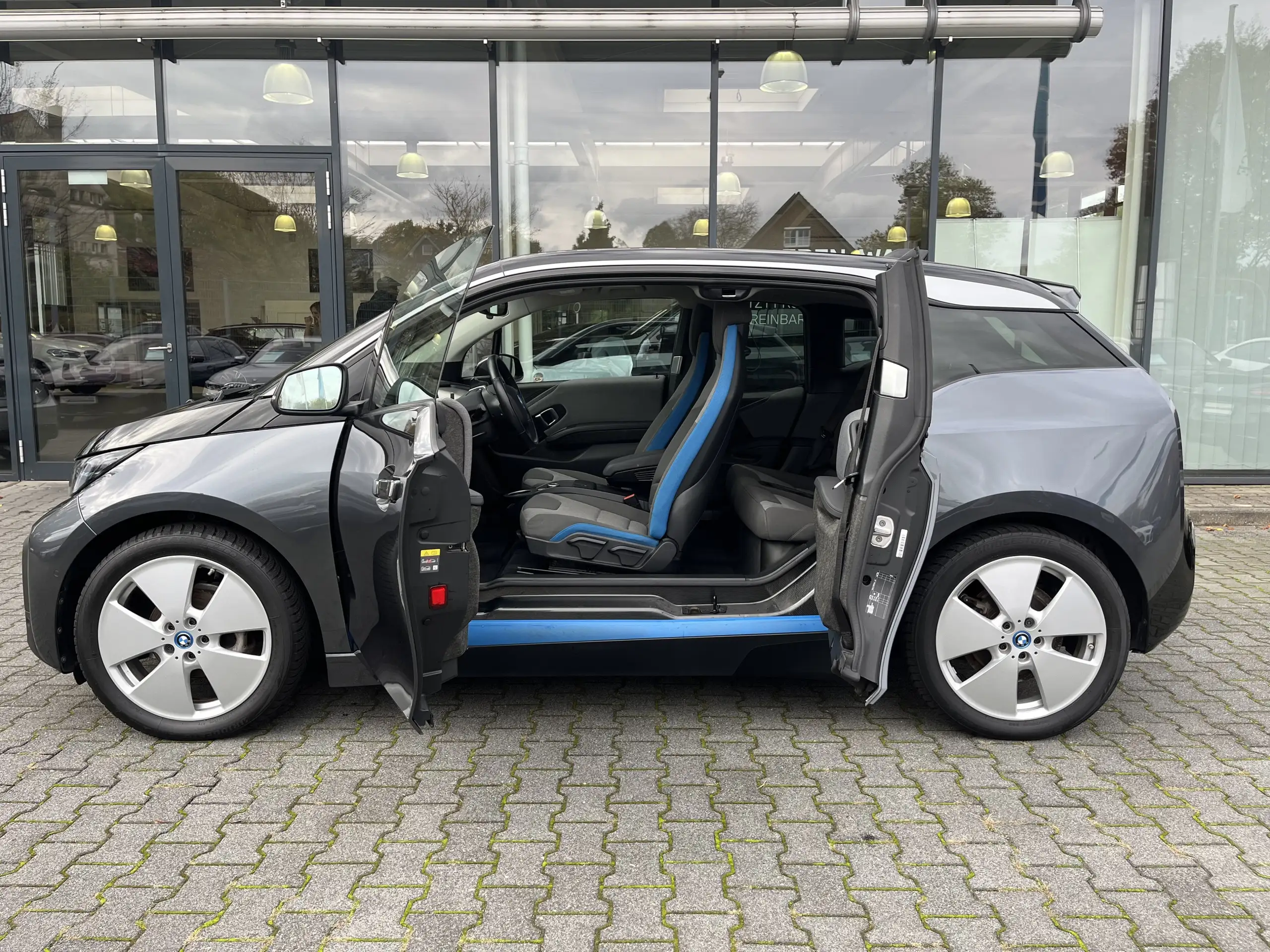 BMW - i3