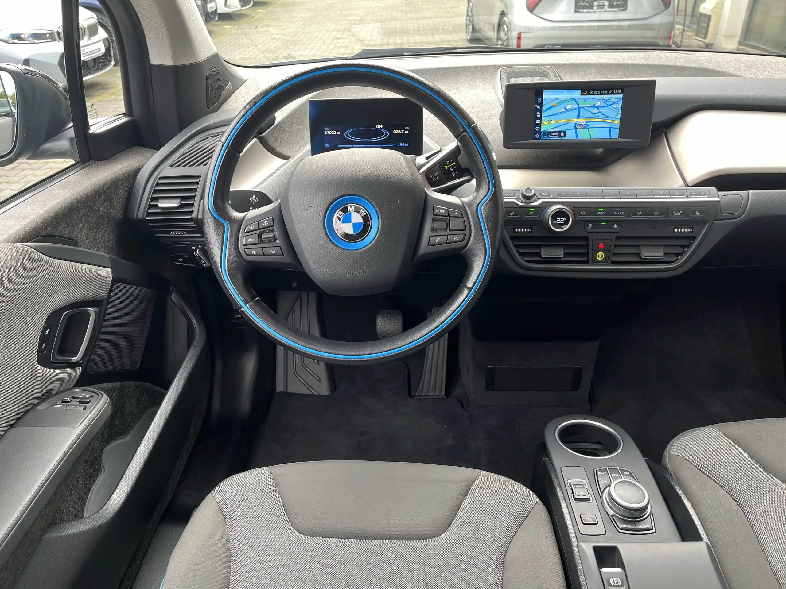 BMW - i3