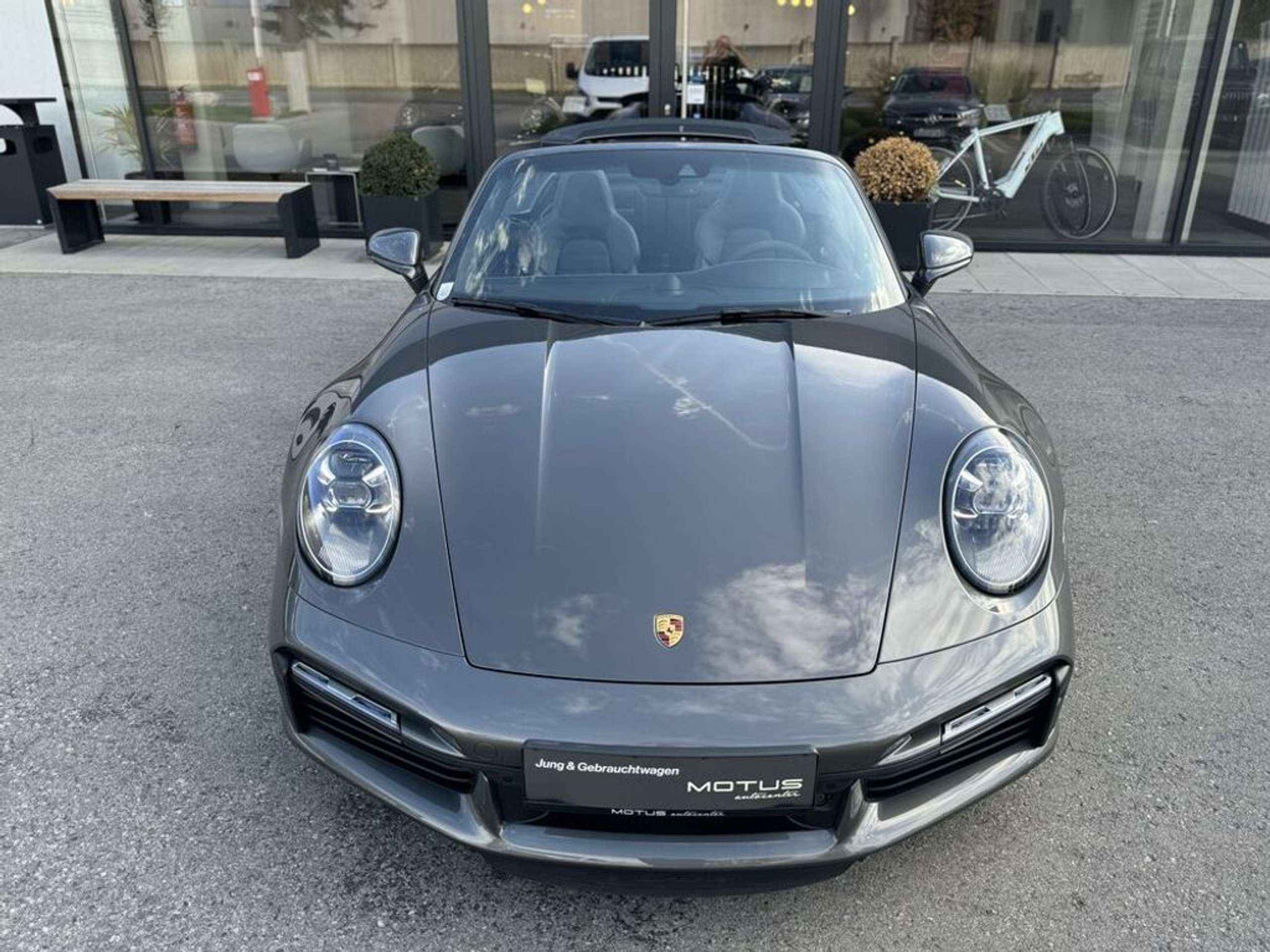 Porsche - 911