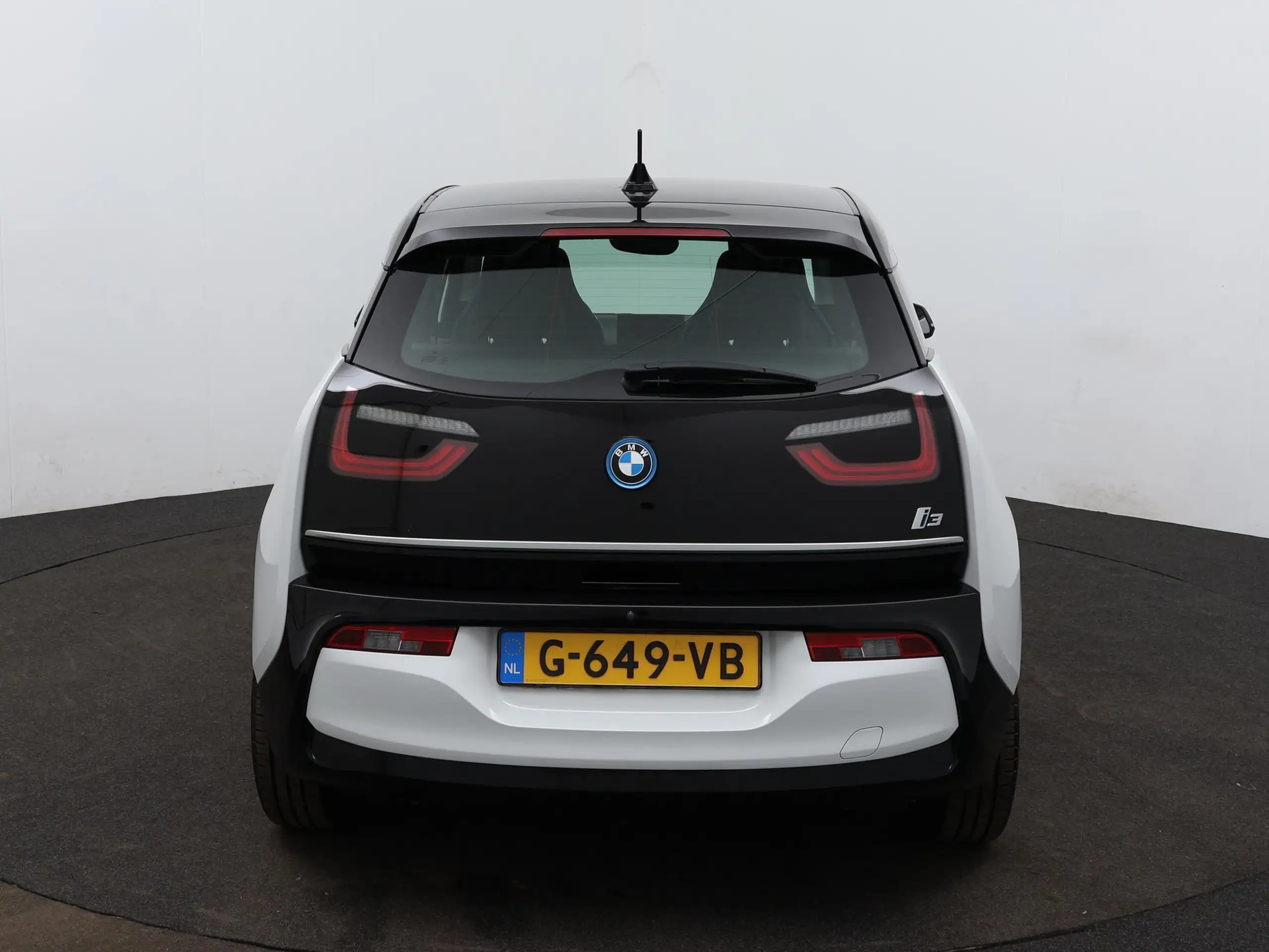 BMW - i3