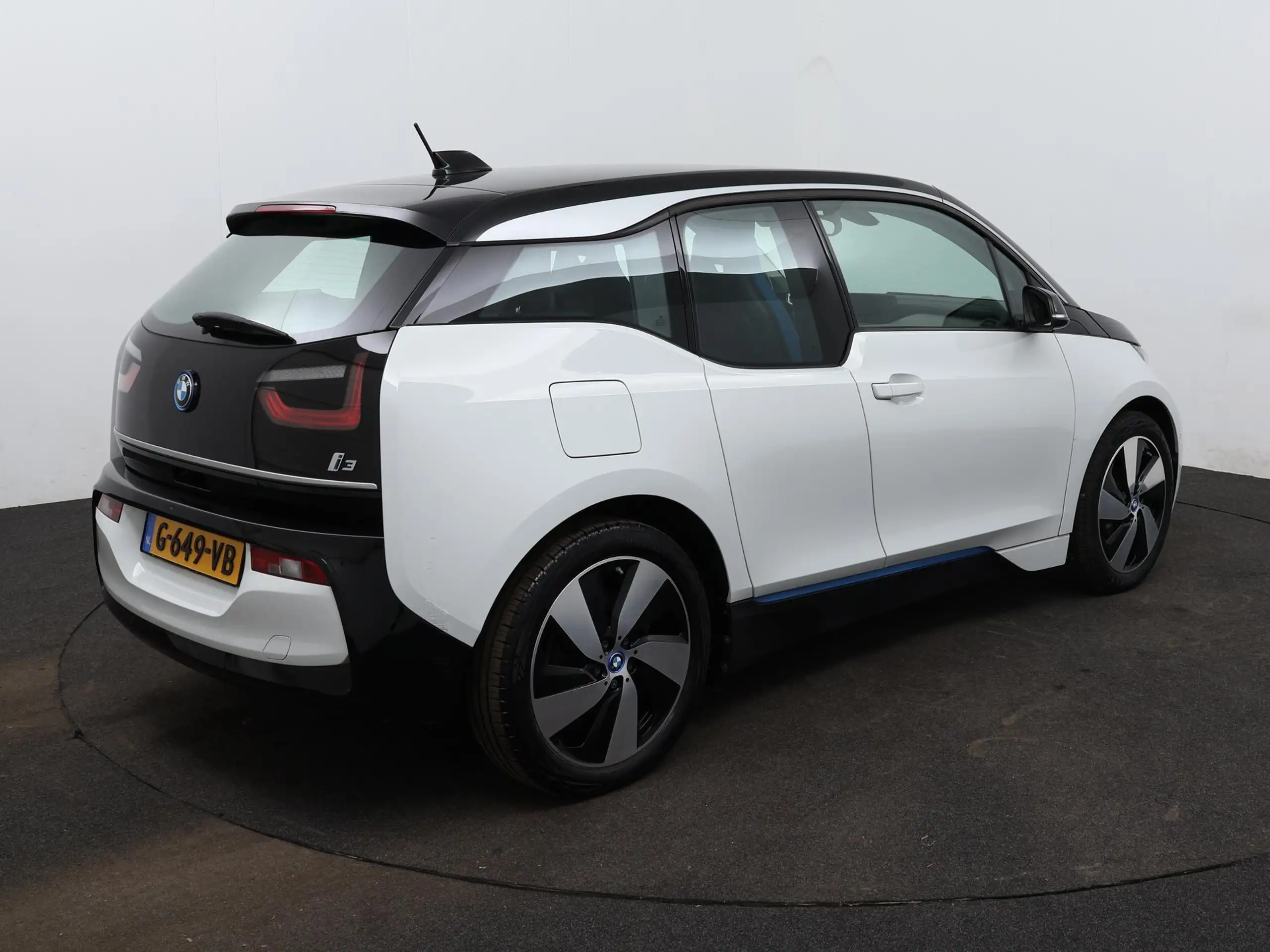 BMW - i3