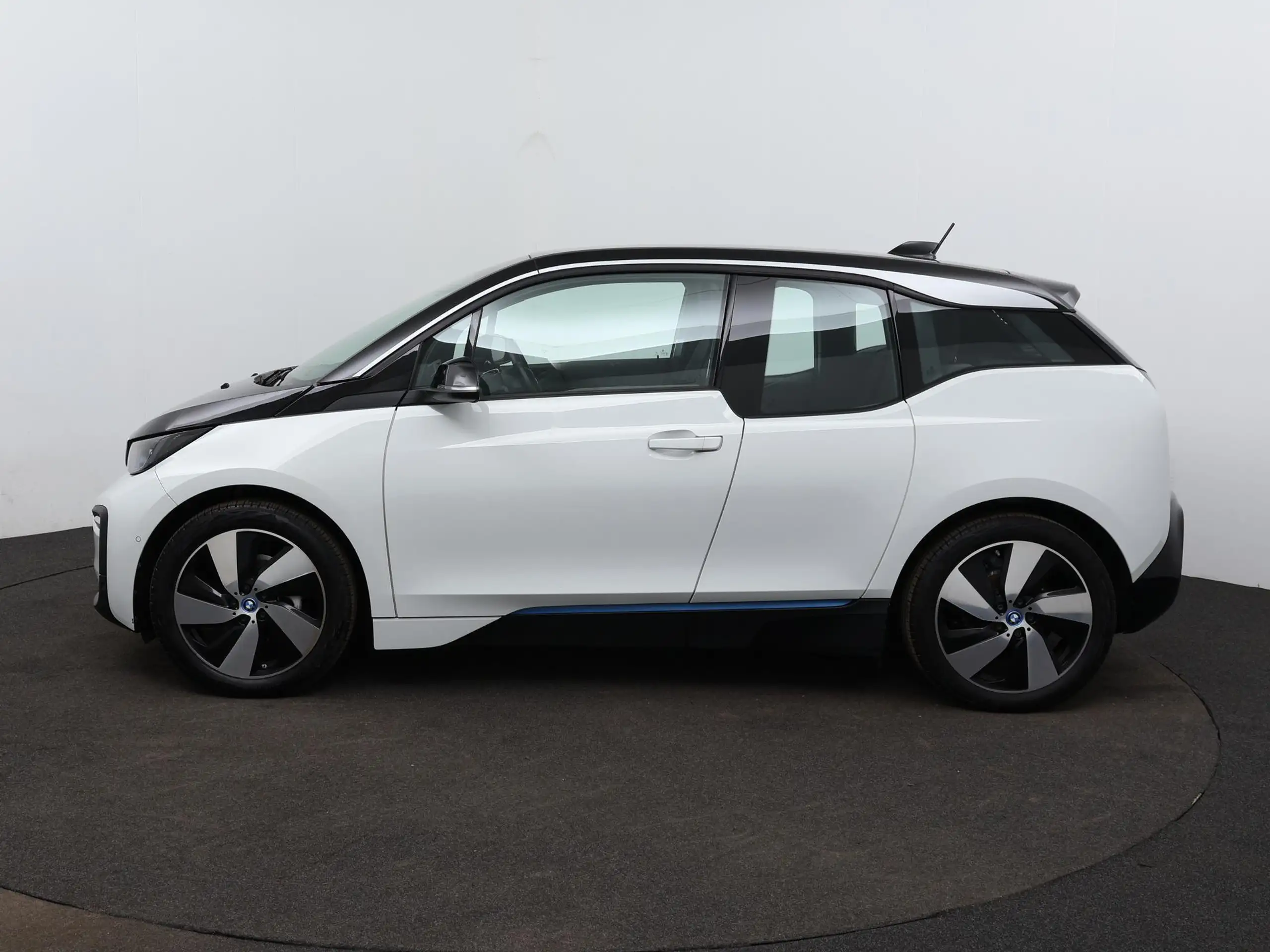 BMW - i3