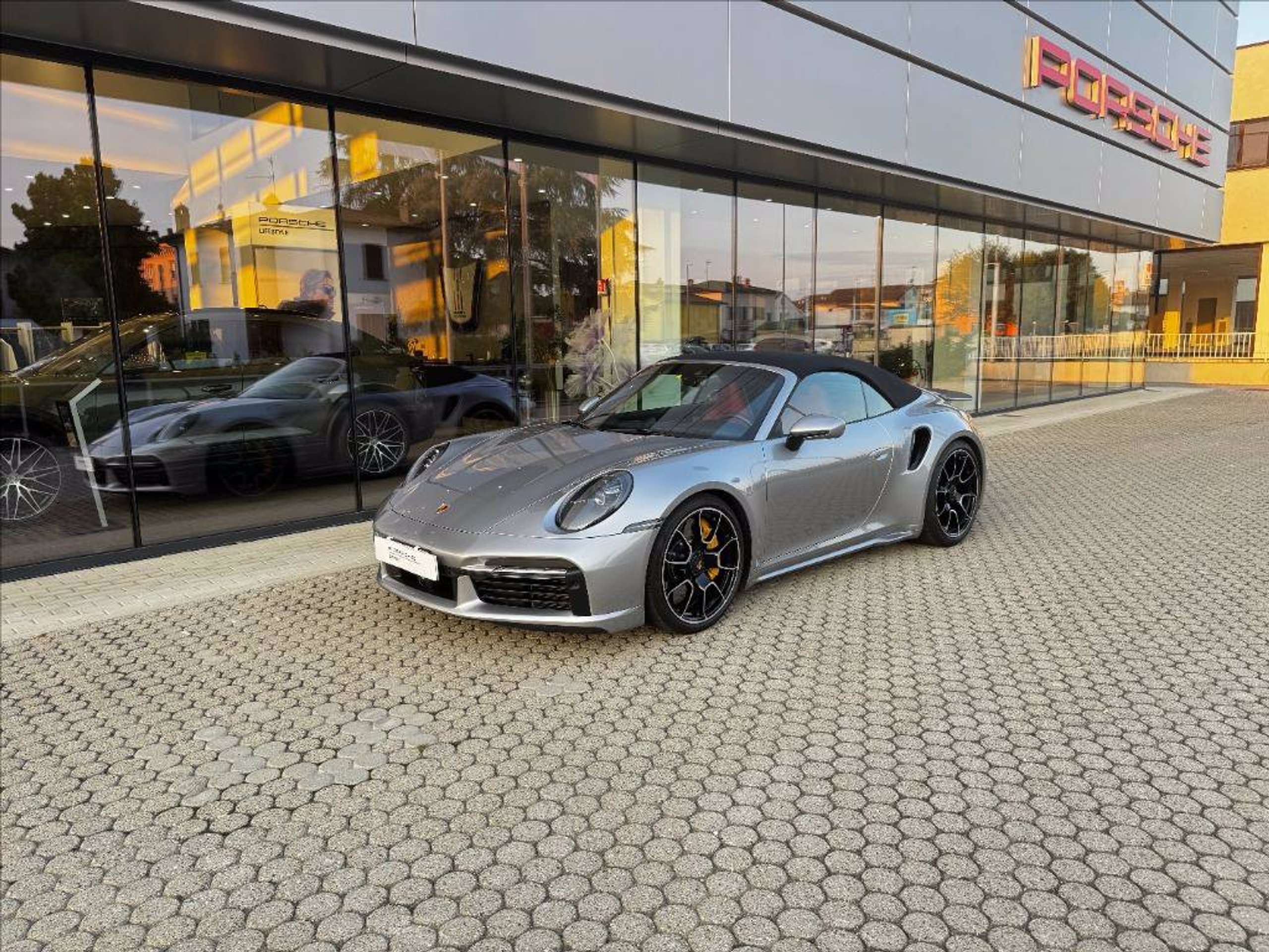 Porsche - 911