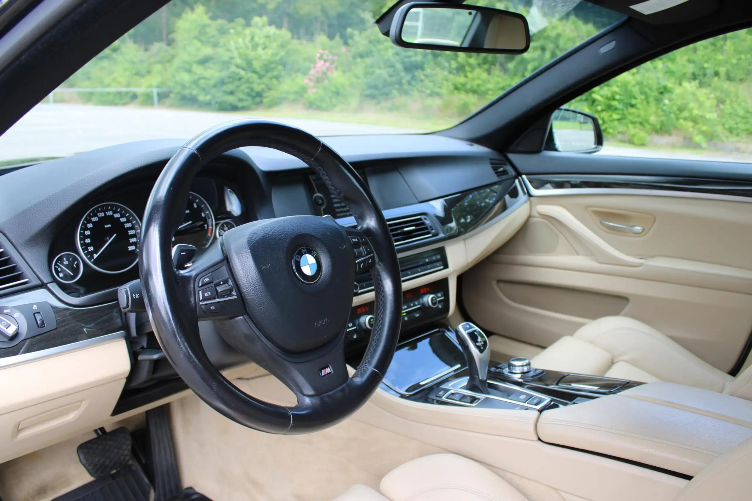 BMW - 528