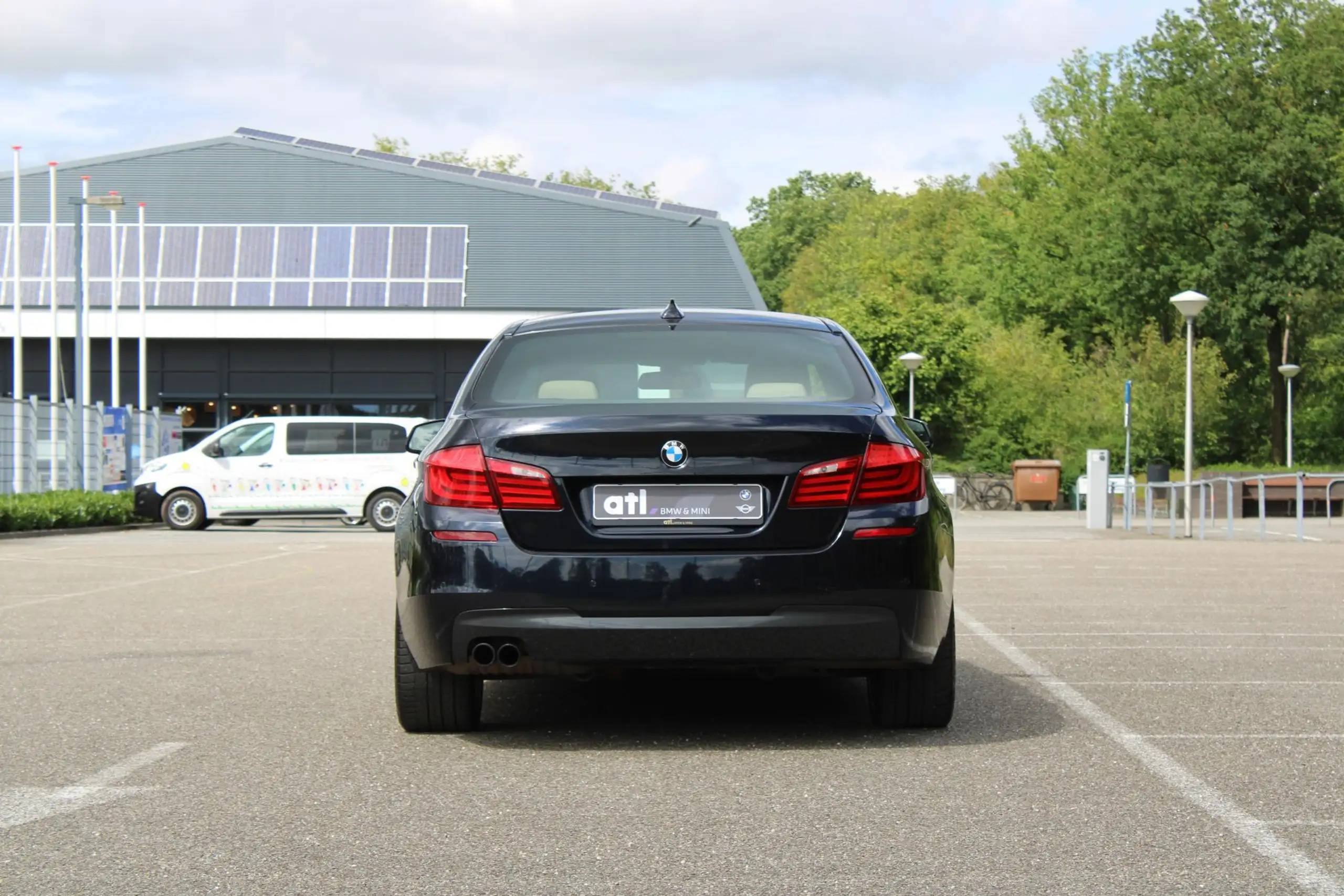 BMW - 528