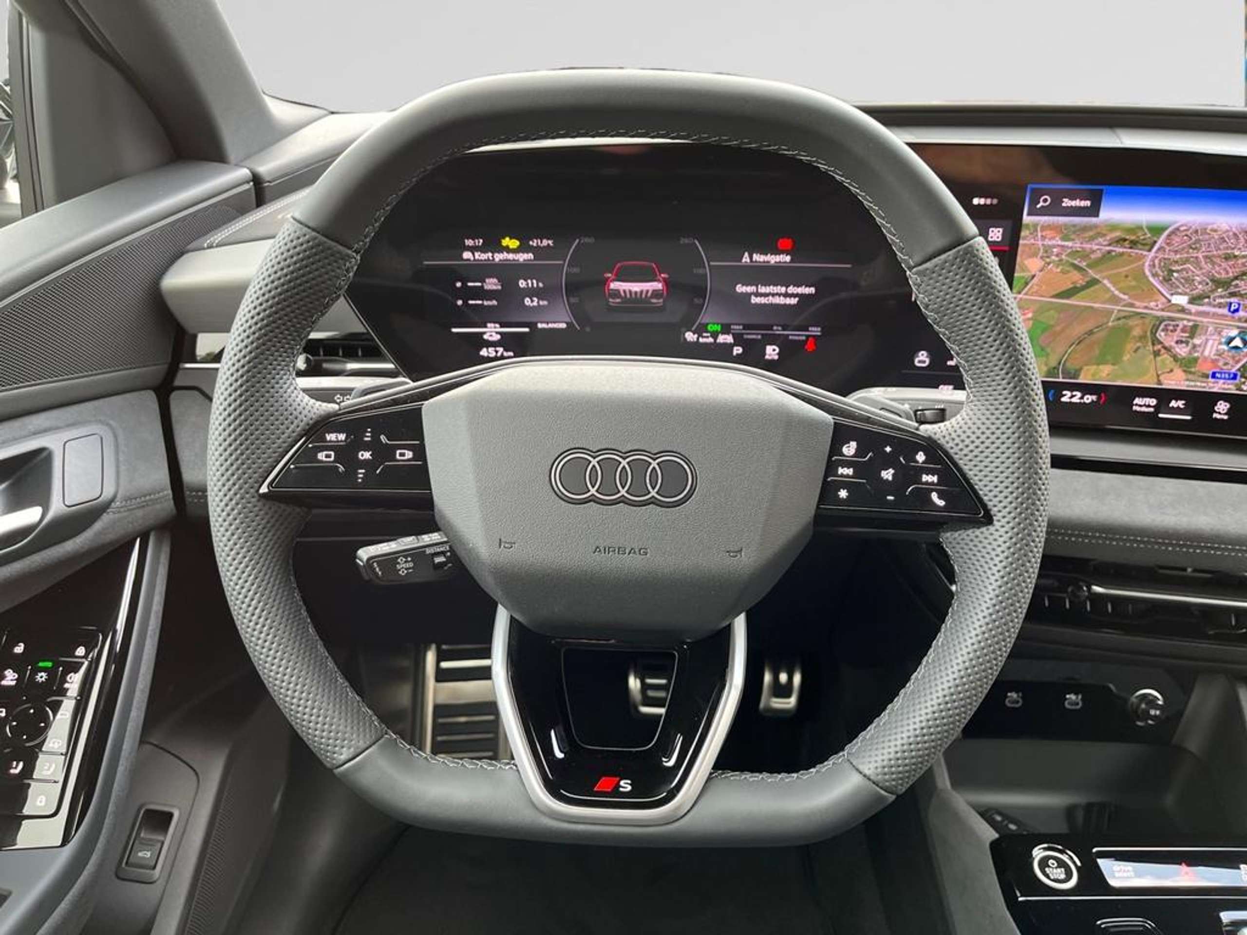 Audi - Q6