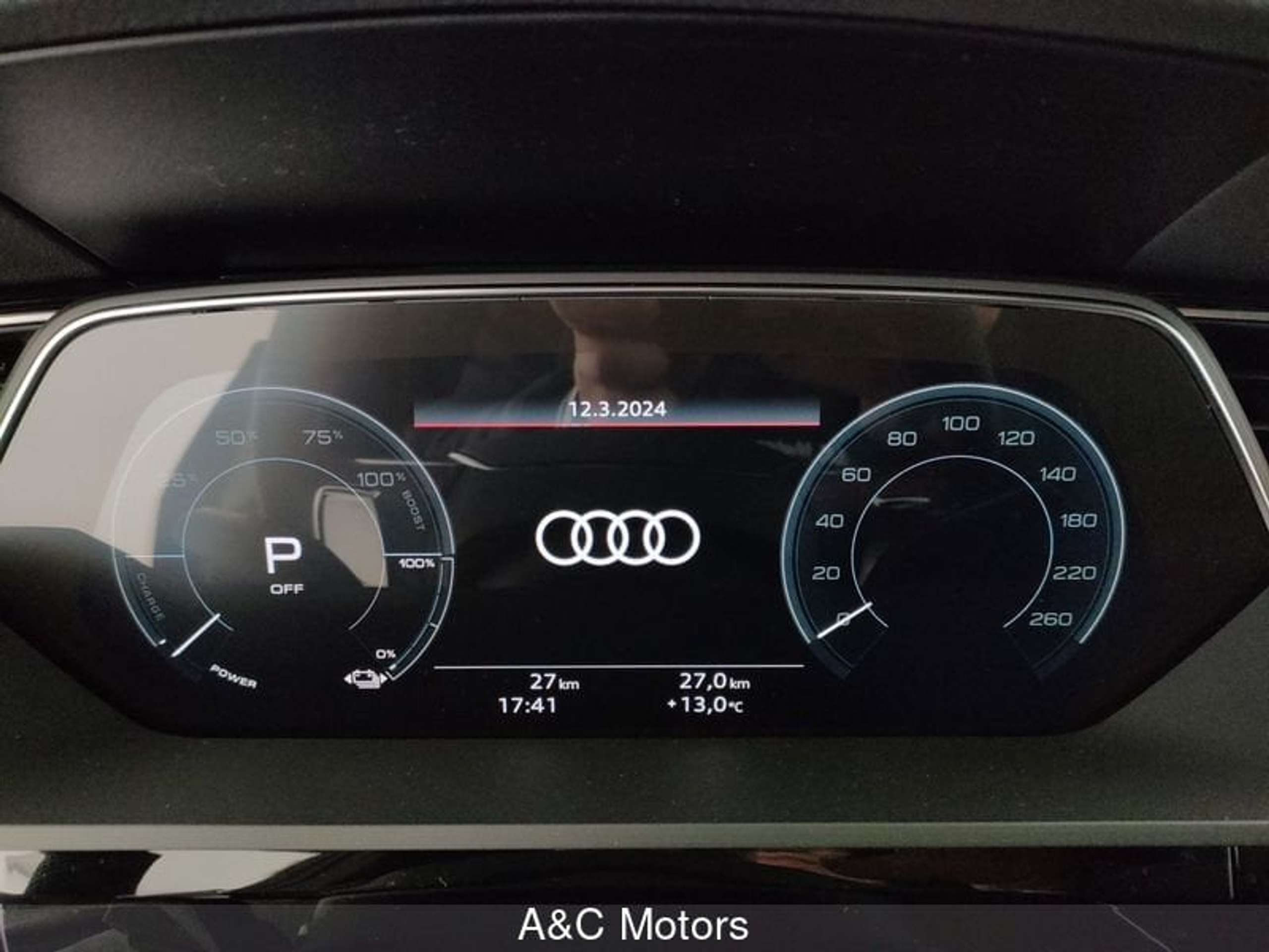 Audi - SQ8 e-tron