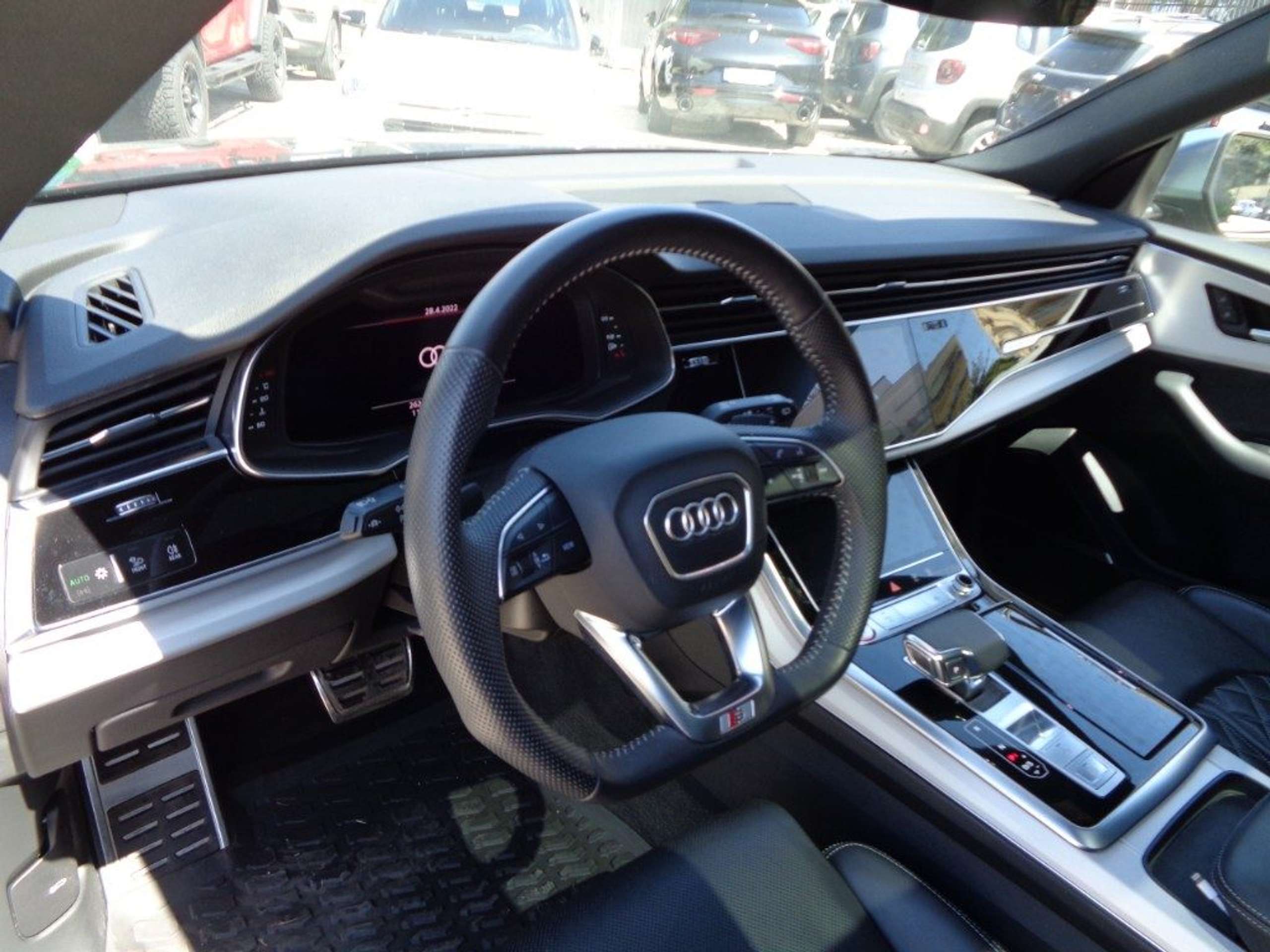 Audi - SQ8