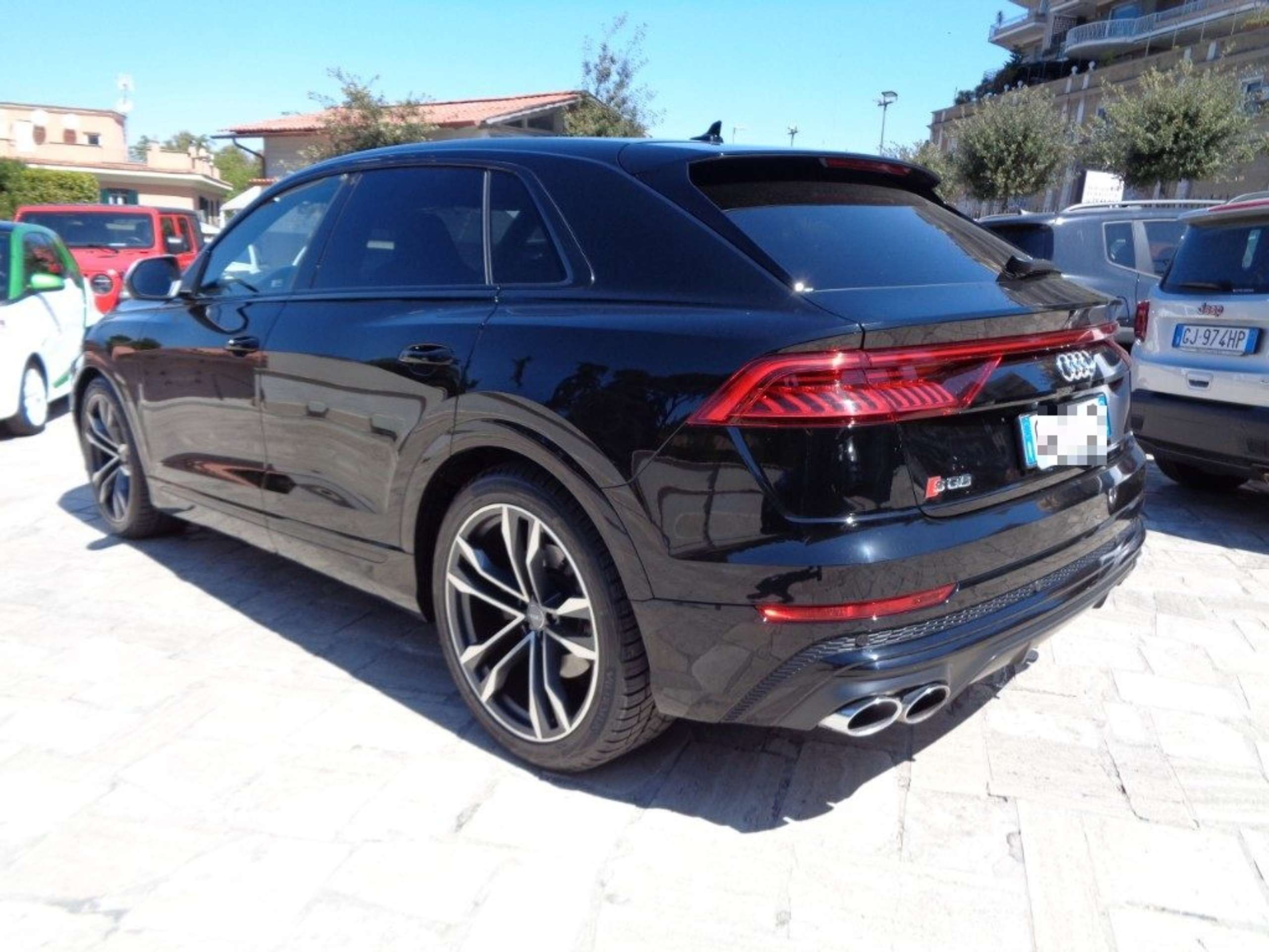 Audi - SQ8