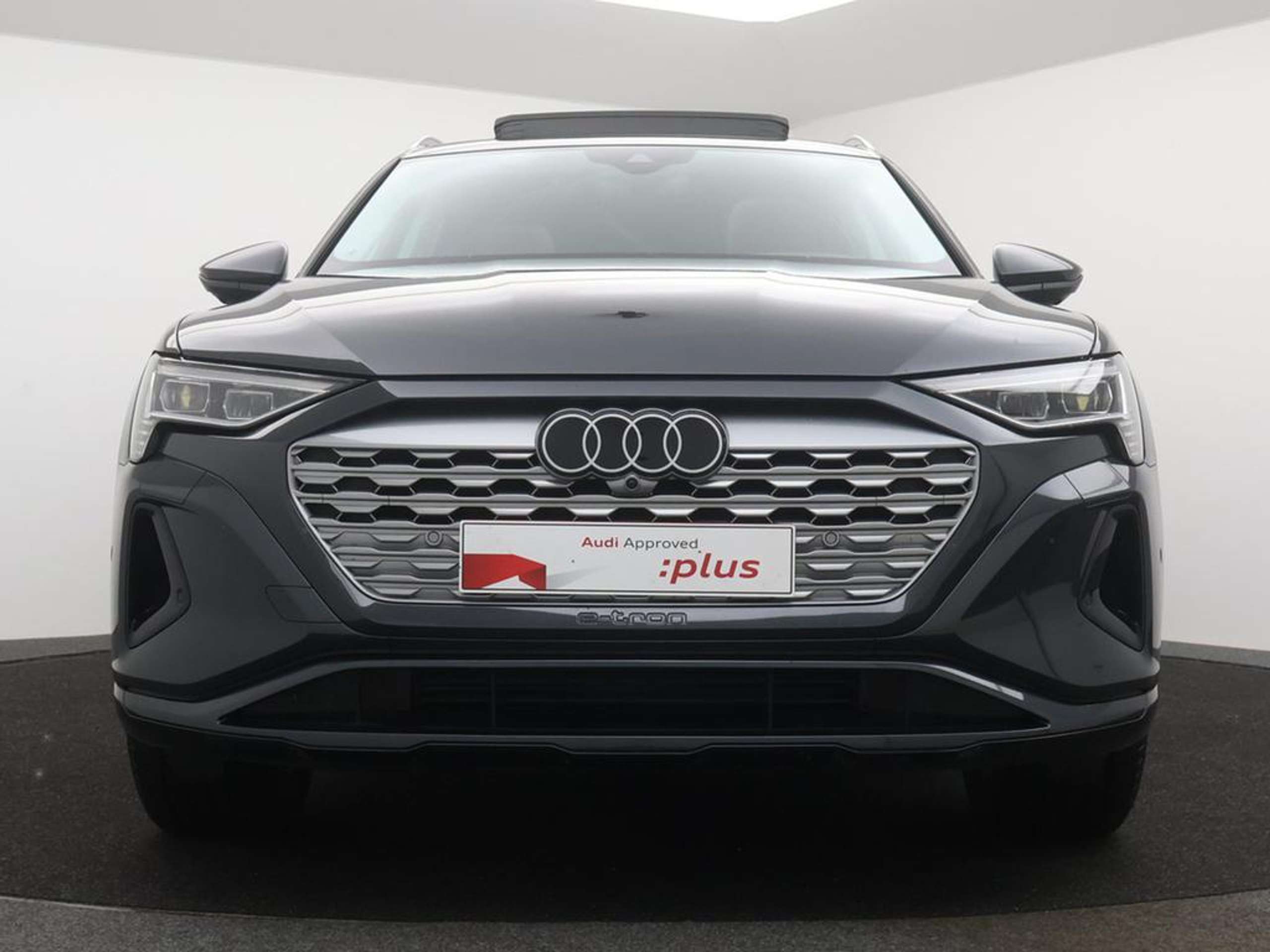 Audi - Q8 e-tron