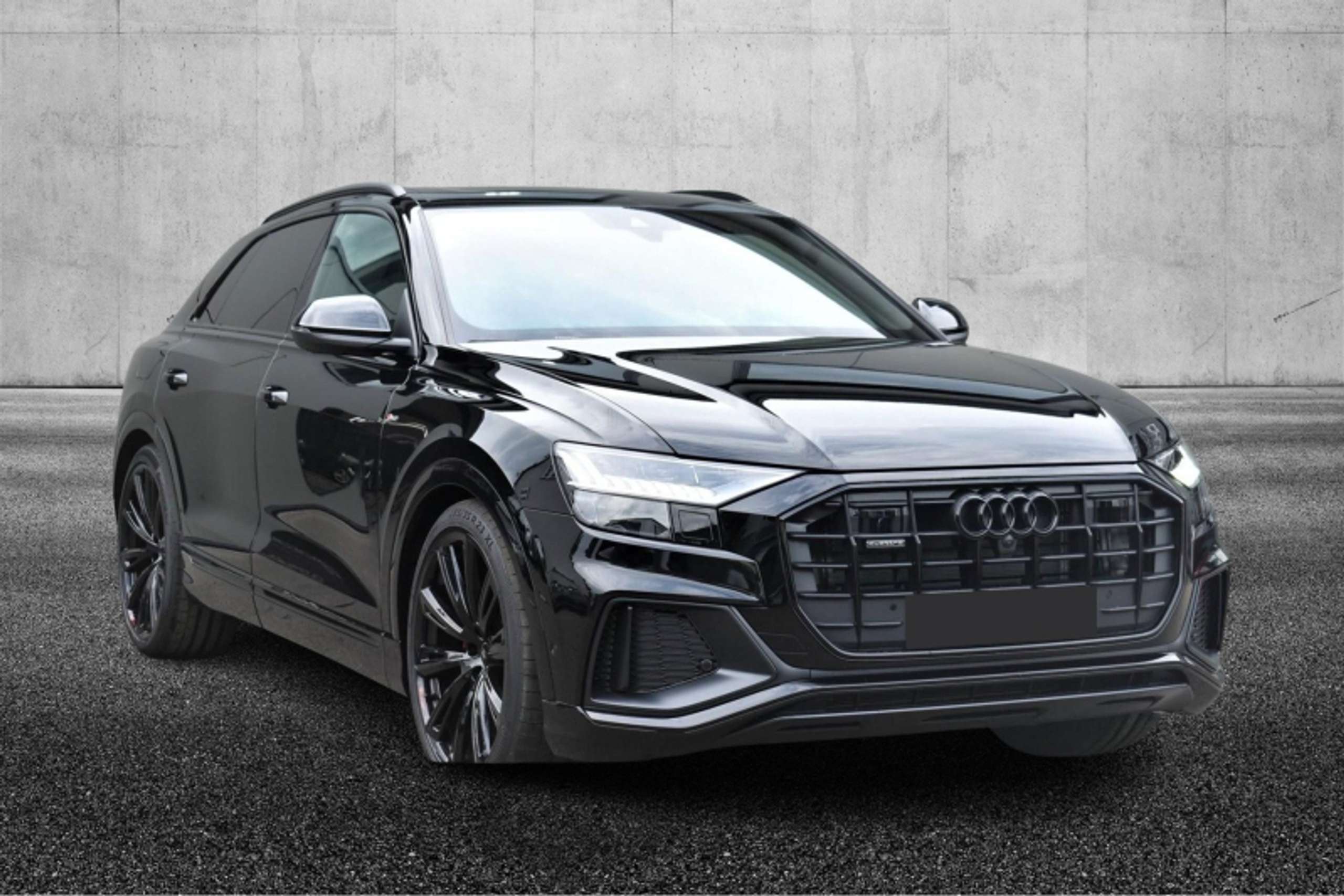 Audi - Q8